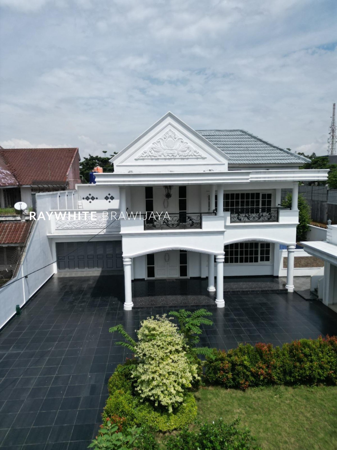 Rumah Mewah Baru Renovasi Area Kemang Selatan