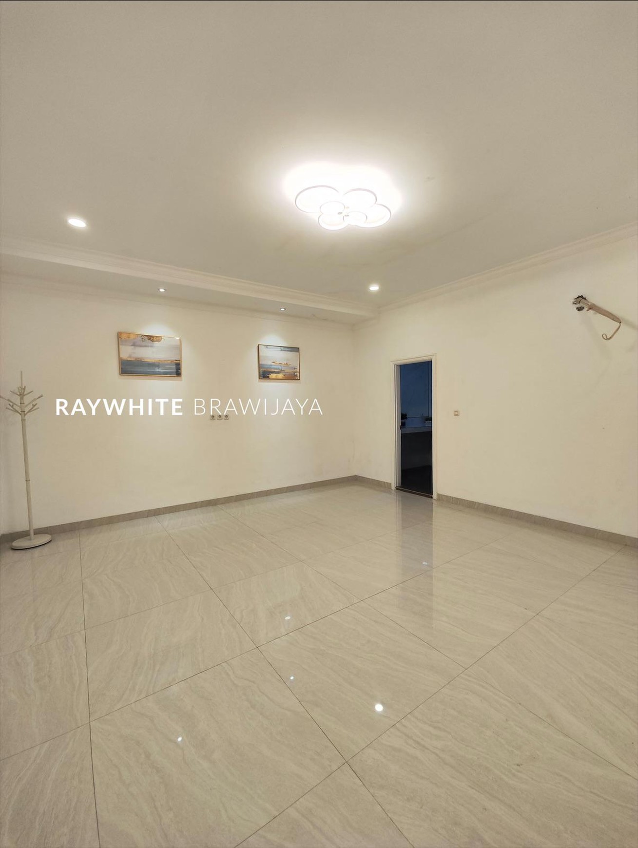 Rumah Mewah Baru Renovasi Area Kemang Selatan
