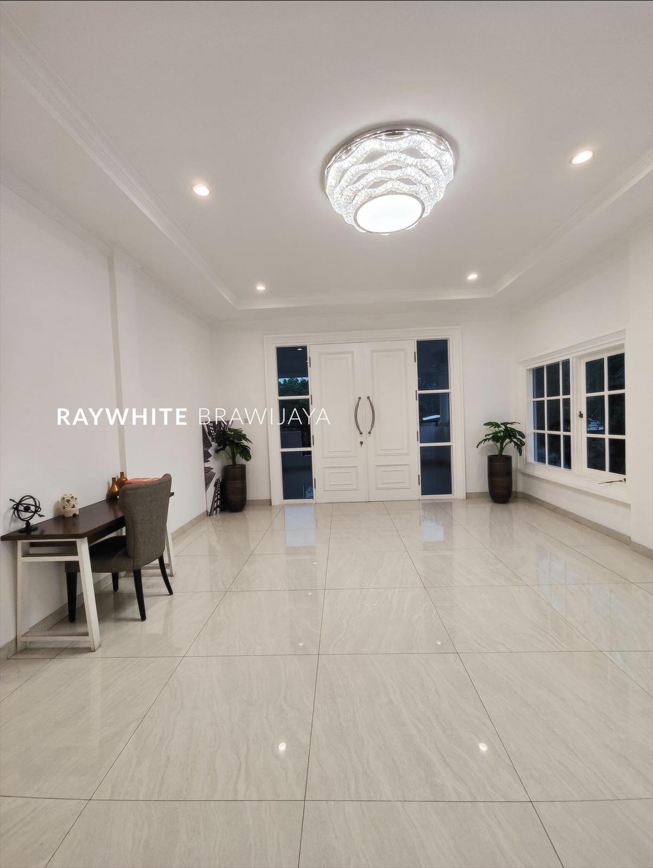 Rumah Mewah Baru Renovasi Area Kemang Selatan