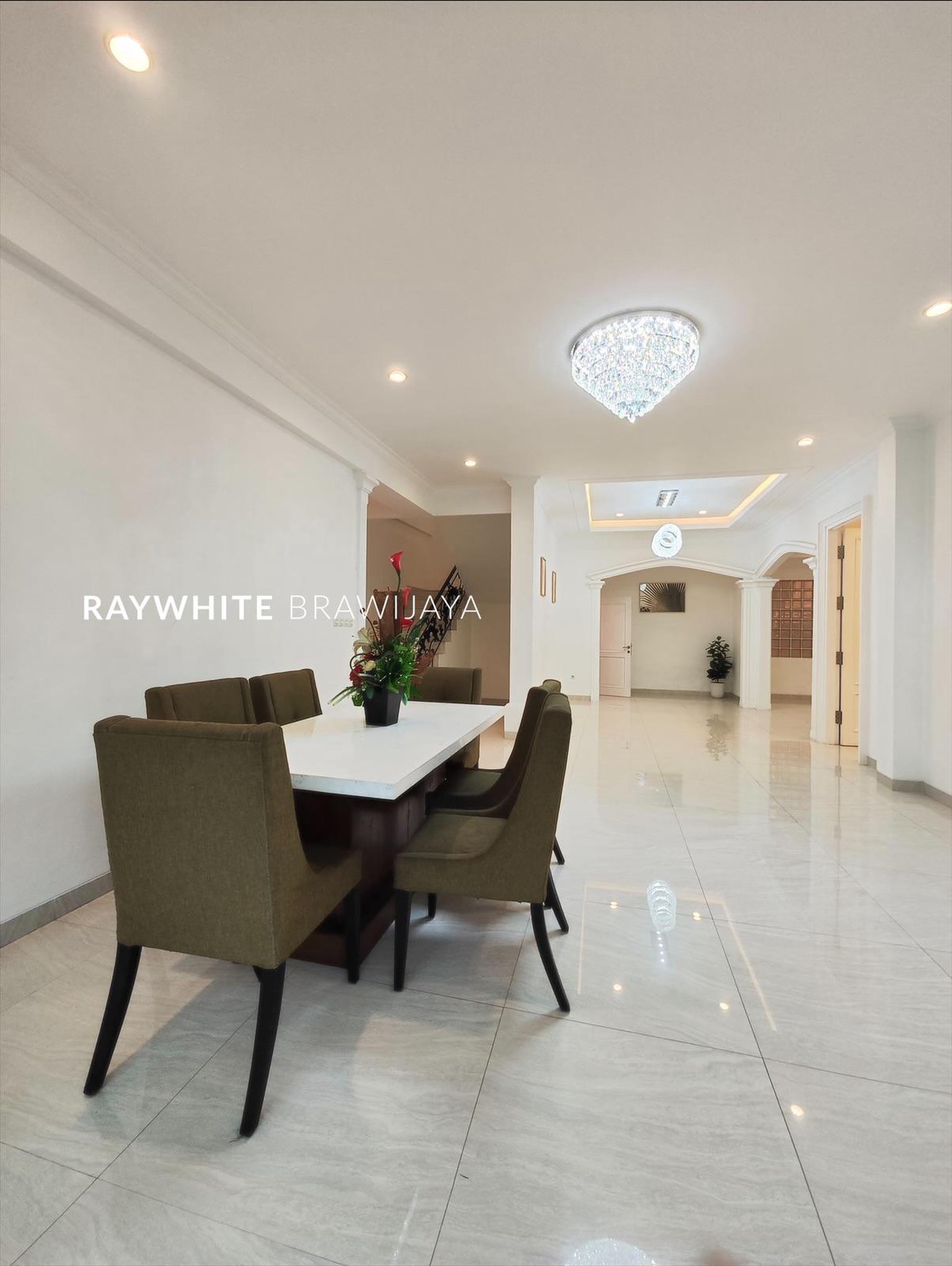 Rumah Mewah Baru Renovasi Area Kemang Selatan