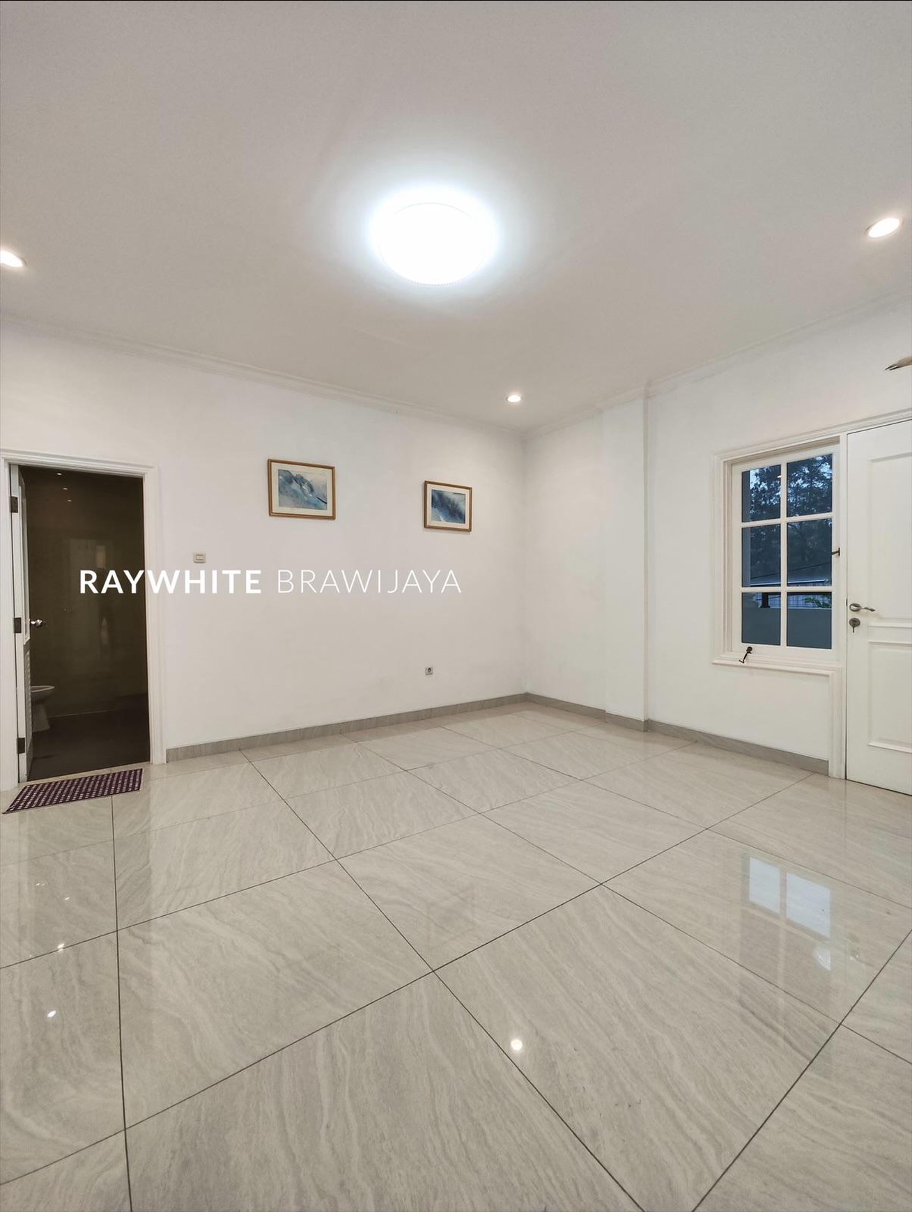 Rumah Mewah Baru Renovasi Area Kemang Selatan
