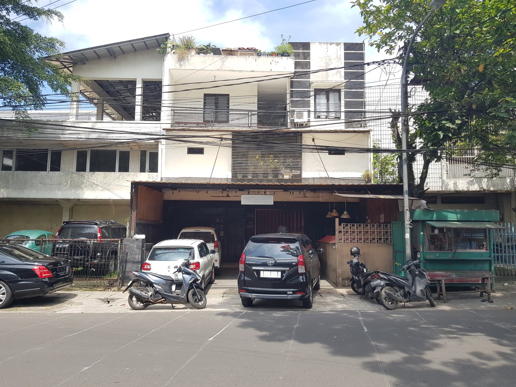 Rumah Area Komersial di Sayap Burangrang Lengkong Bandung