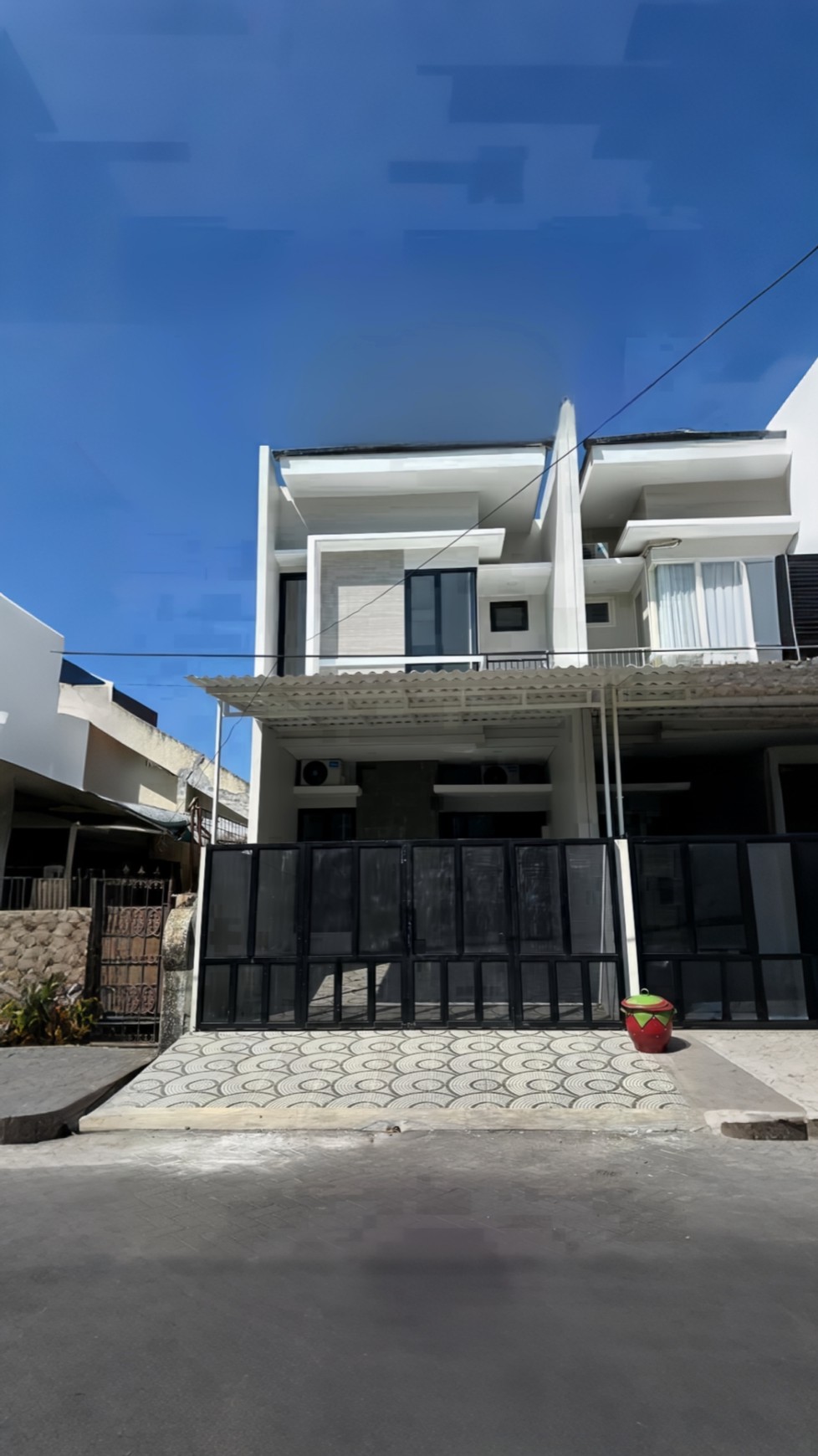 Dijual Rumah 2 Lt. di Kutisari Indah Free BPHTB