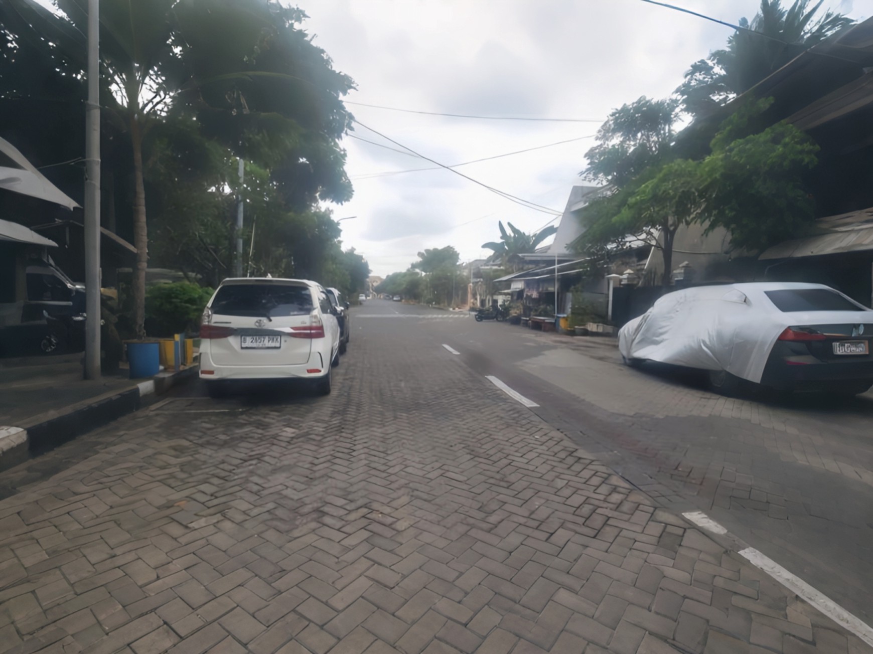 Dijual Rumah 2 Lt. di Kutisari Indah Free BPHTB