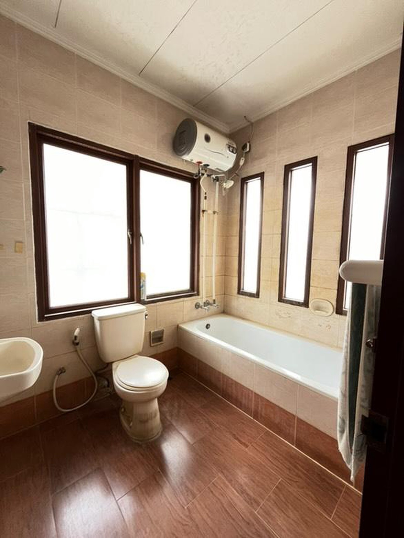 Dijual Rumah di Raffles Hills Cibubur