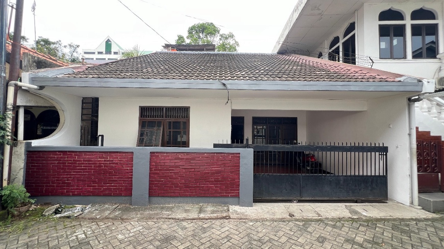 Rumah 1 ½ Lantai Dijual di Jl Banjarsari - Cilandak Barat - Jakarta Selatan. Dekat Stasiun MRT Dekat Akses Tol