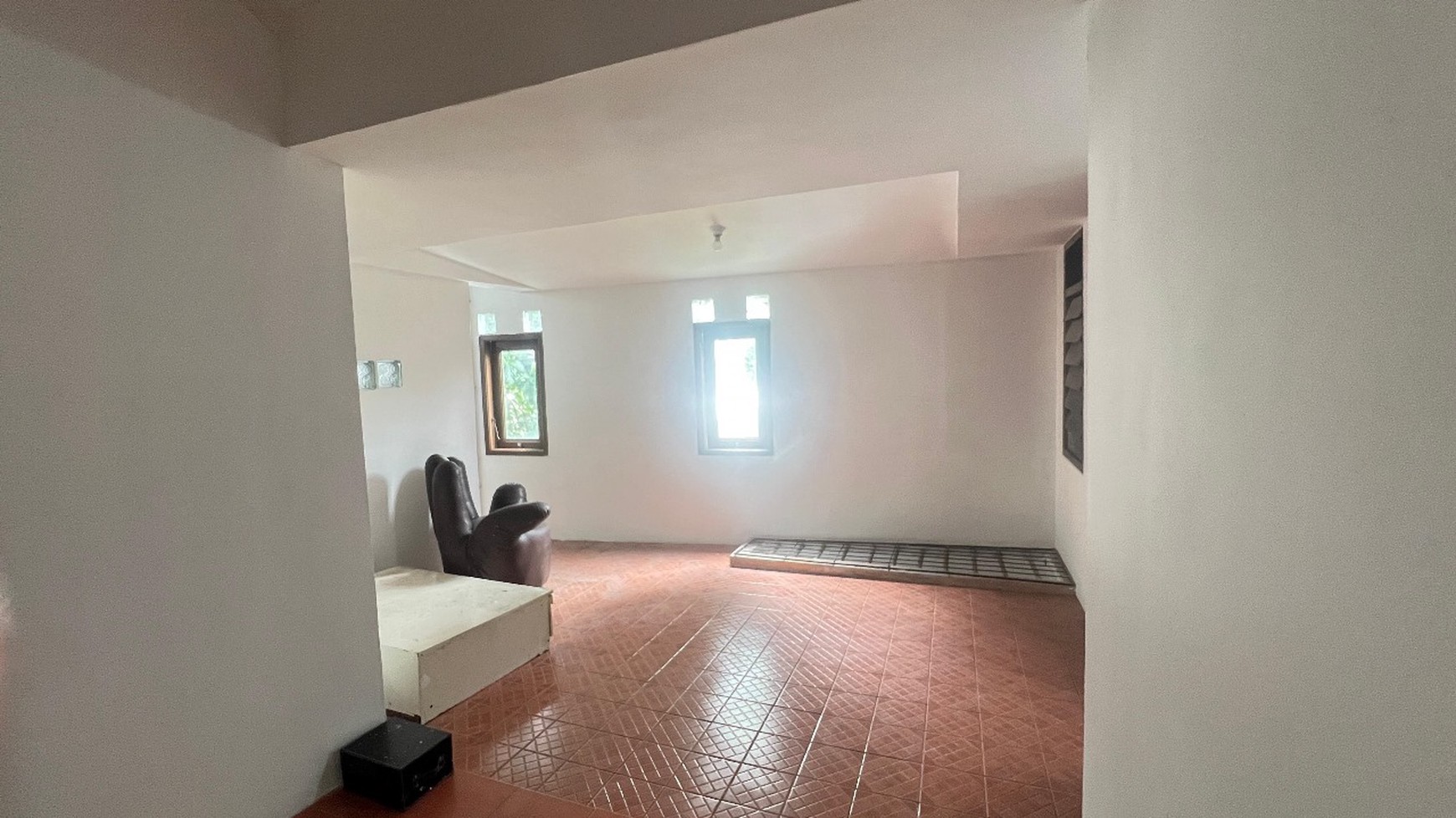 Rumah 1 ½ Lantai Dijual di Jl Banjarsari - Cilandak Barat - Jakarta Selatan. Dekat Stasiun MRT Dekat Akses Tol