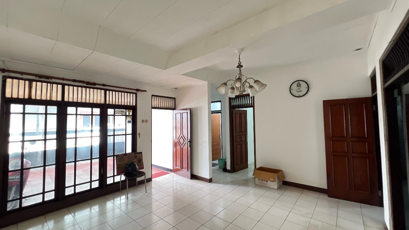 Rumah 1 ½ Lantai Dijual di Jl Banjarsari - Cilandak Barat - Jakarta Selatan. Dekat Stasiun MRT Dekat Akses Tol