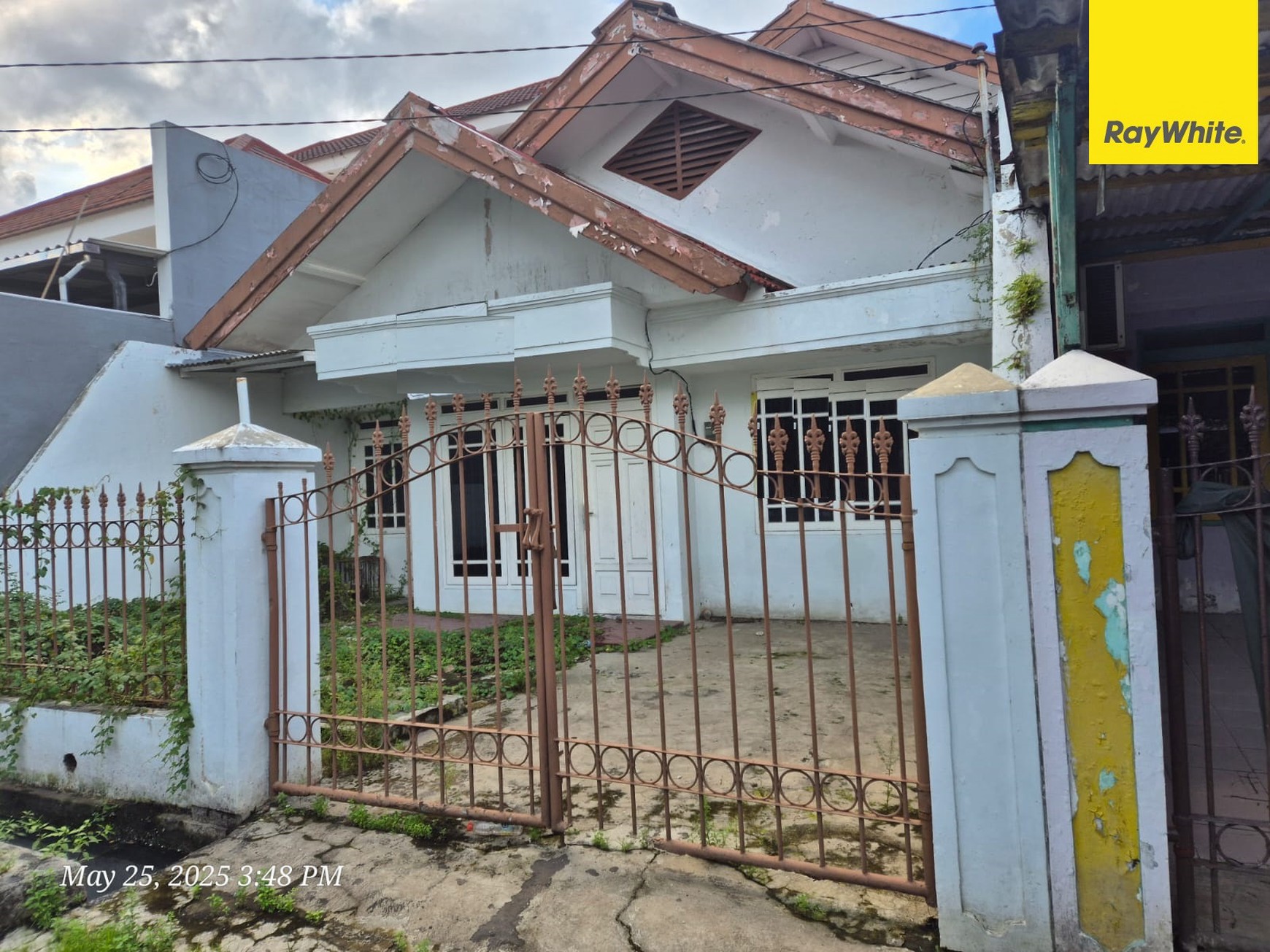 Disewakan Rumah 1,5 lantai di Jl Nanas Pondok Candra Sidoarjo