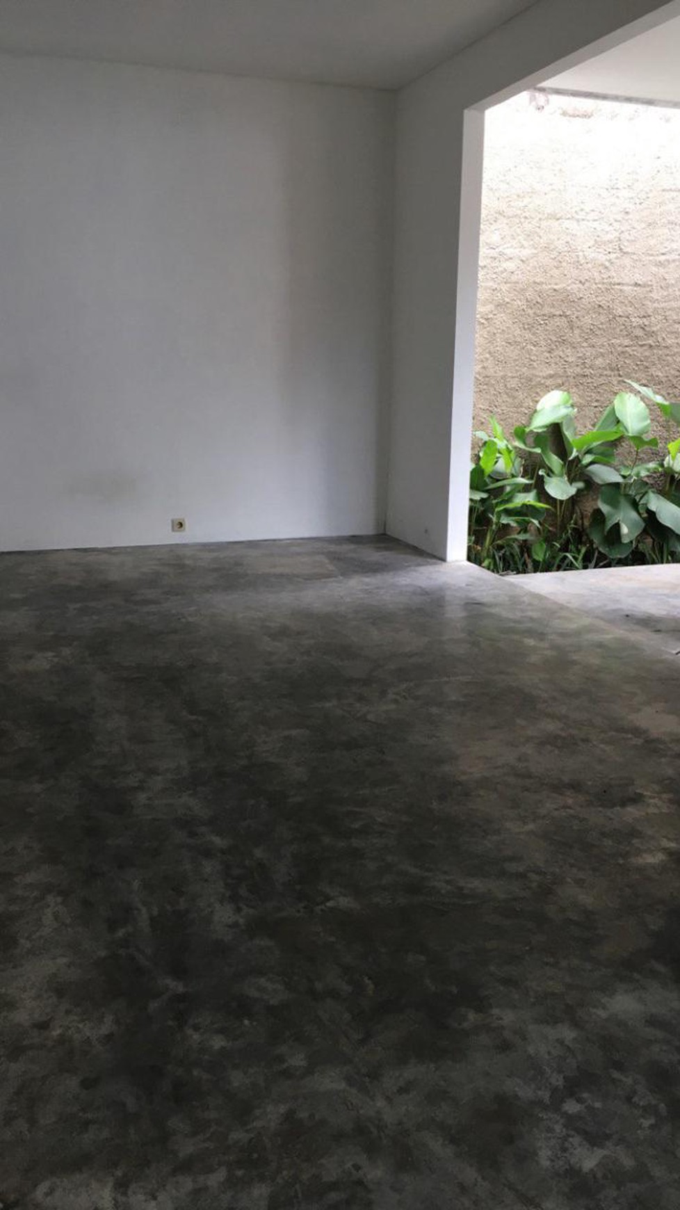 Rumah Siap Huni dengan Desain Industrialis dan Strategis @Bogor