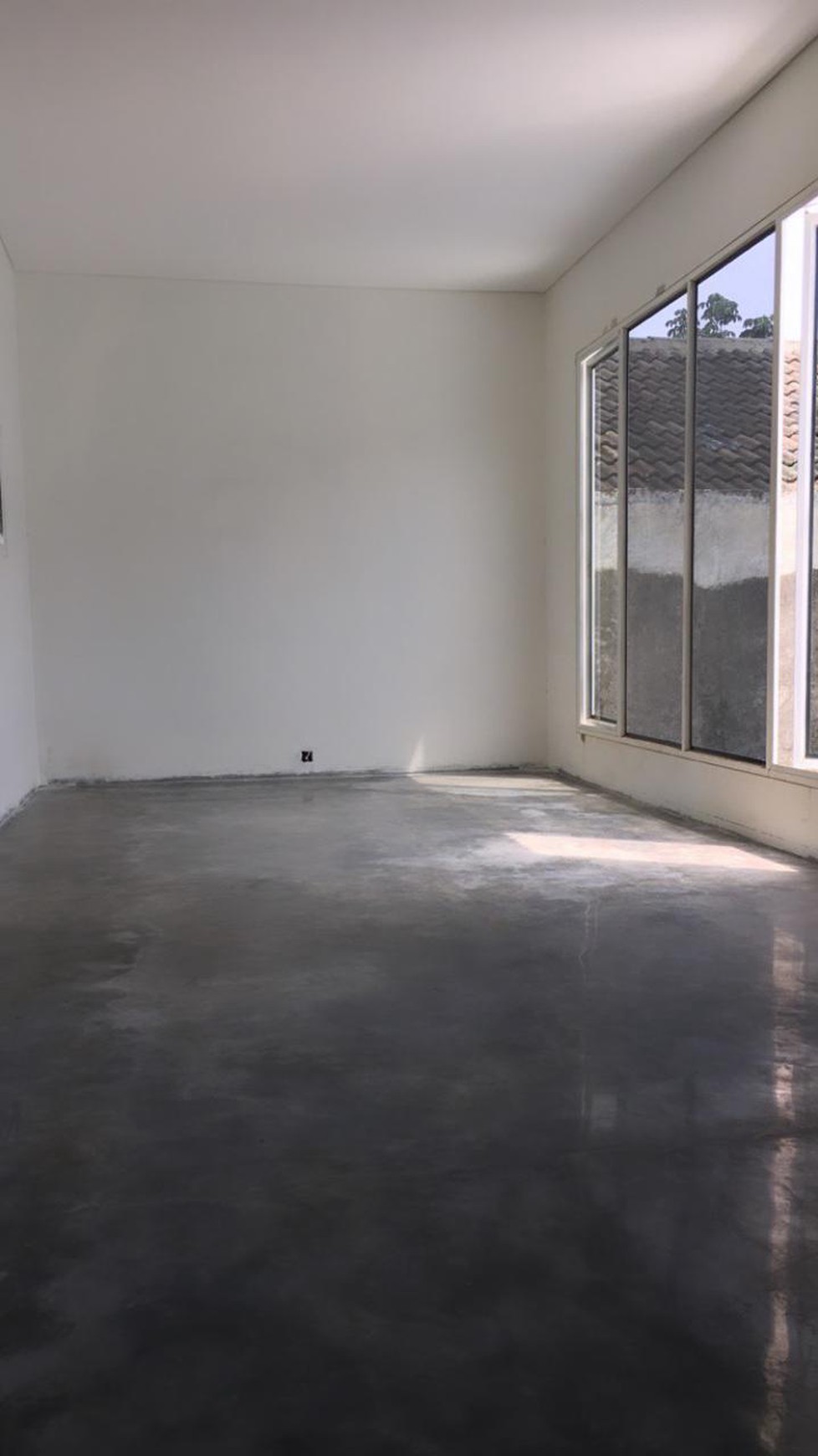 Rumah Siap Huni dengan Desain Industrialis dan Strategis @Bogor
