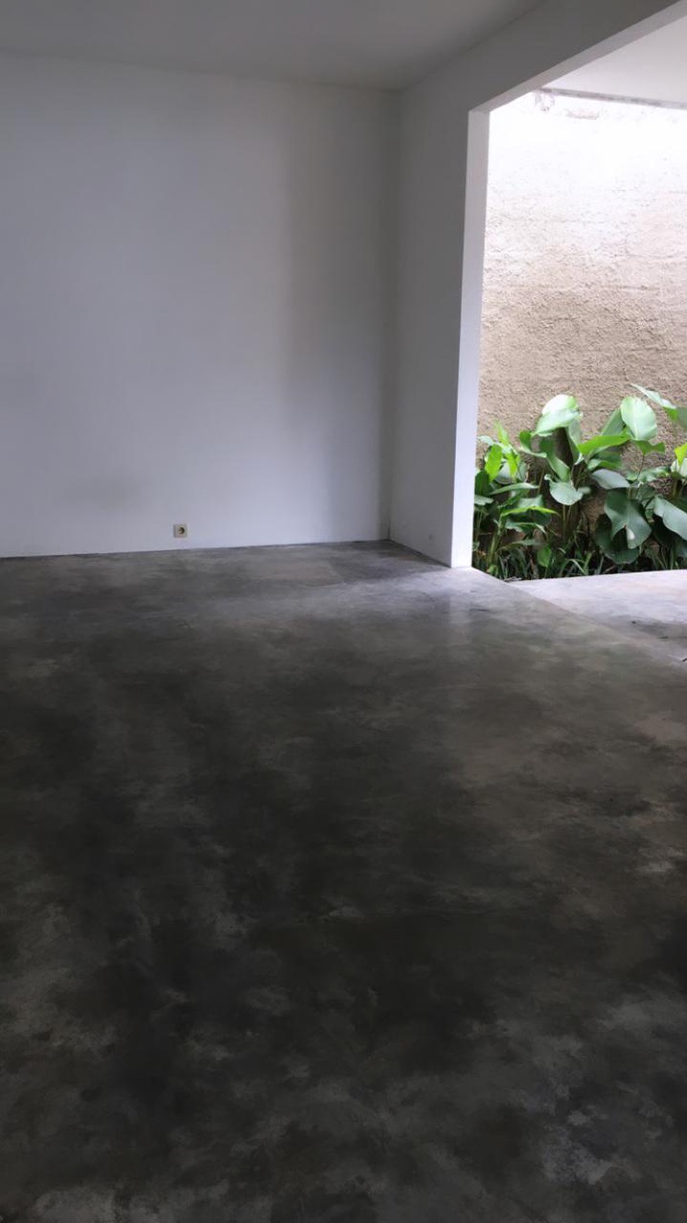 Rumah Siap Huni dengan Desain Industrialis dan Strategis @Bogor