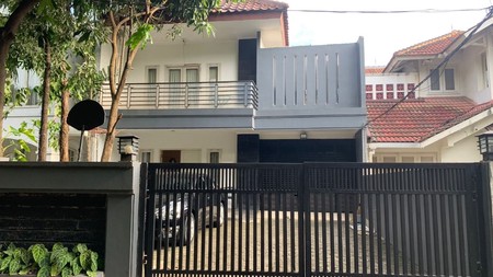 Rumah 2 Lantai Dijual di Taman Bona Indah, Lebak Bulus, Cilandak, Jakarta Selatan.