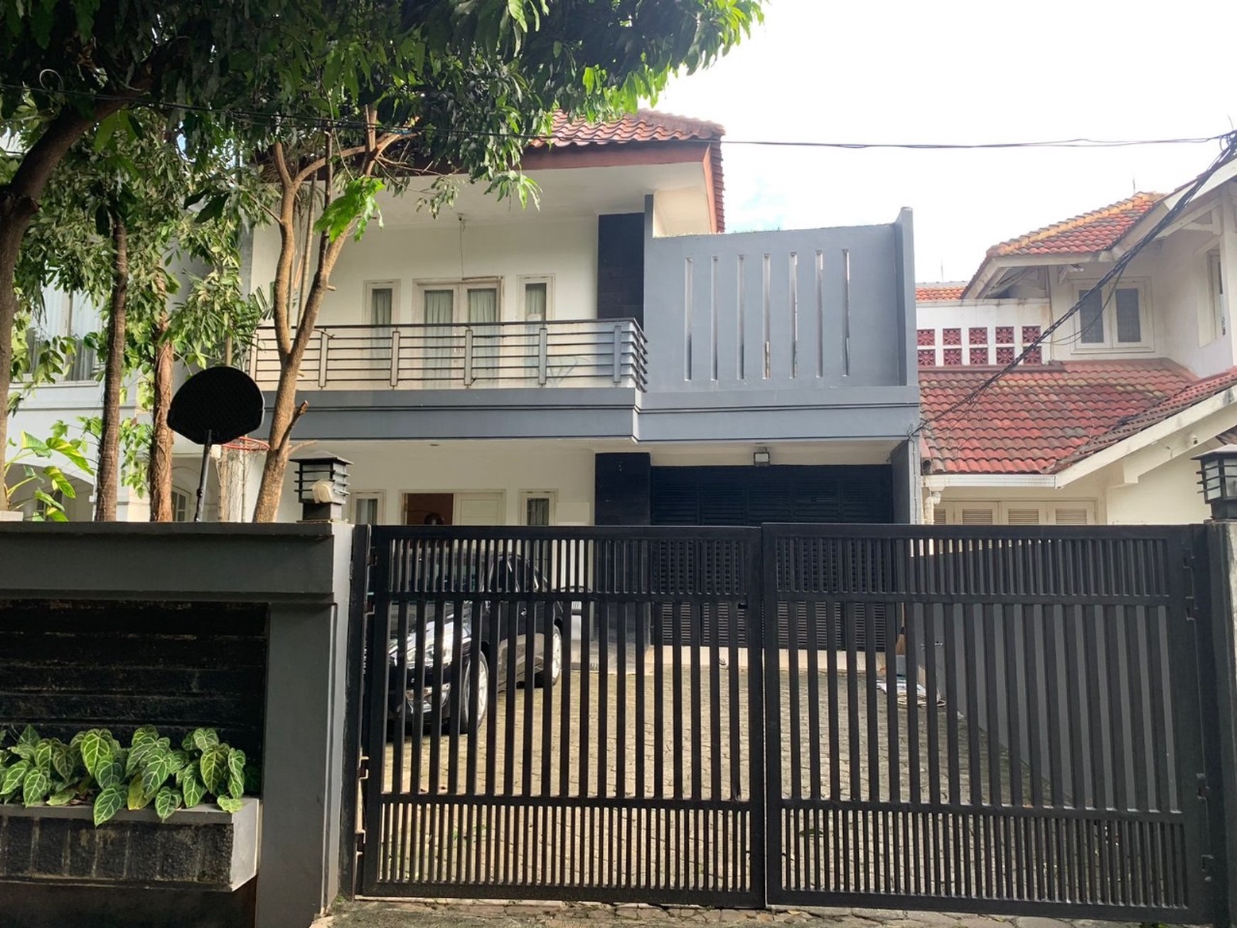 Rumah 2 Lantai Dijual di Taman Bona Indah, Lebak Bulus, Cilandak, Jakarta Selatan.