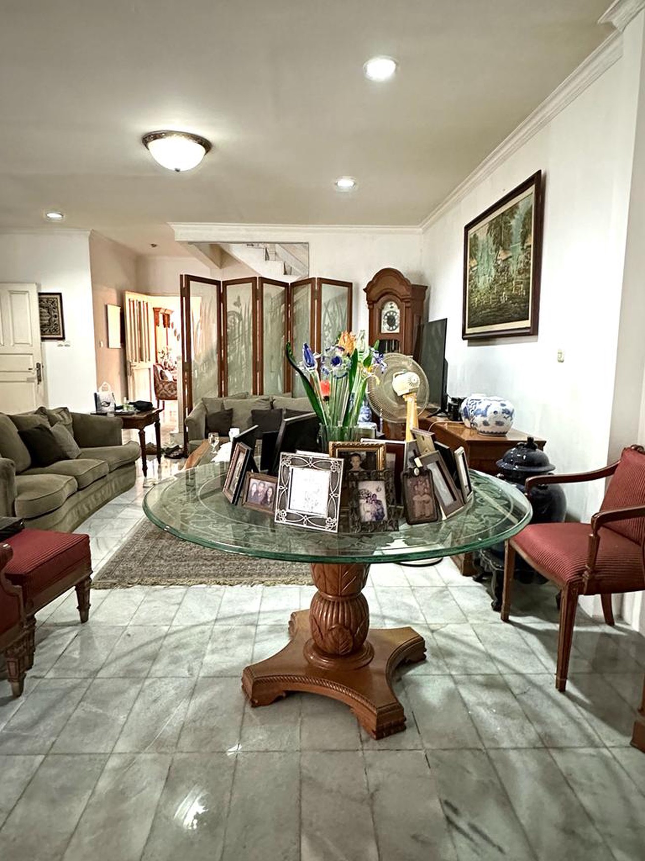 Rumah 2 Lantai Dijual di Taman Bona Indah, Lebak Bulus, Cilandak, Jakarta Selatan.