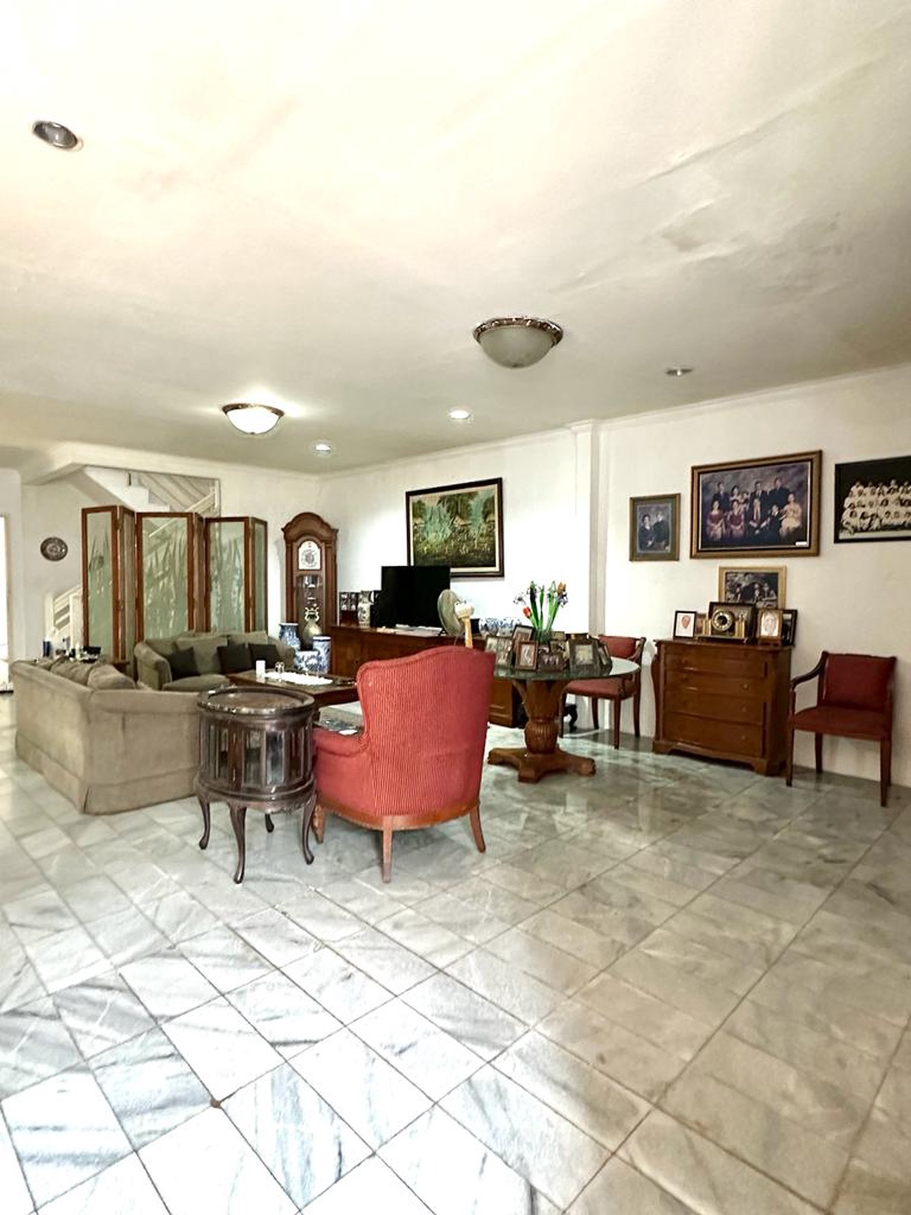 Rumah 2 Lantai Dijual di Taman Bona Indah, Lebak Bulus, Cilandak, Jakarta Selatan.