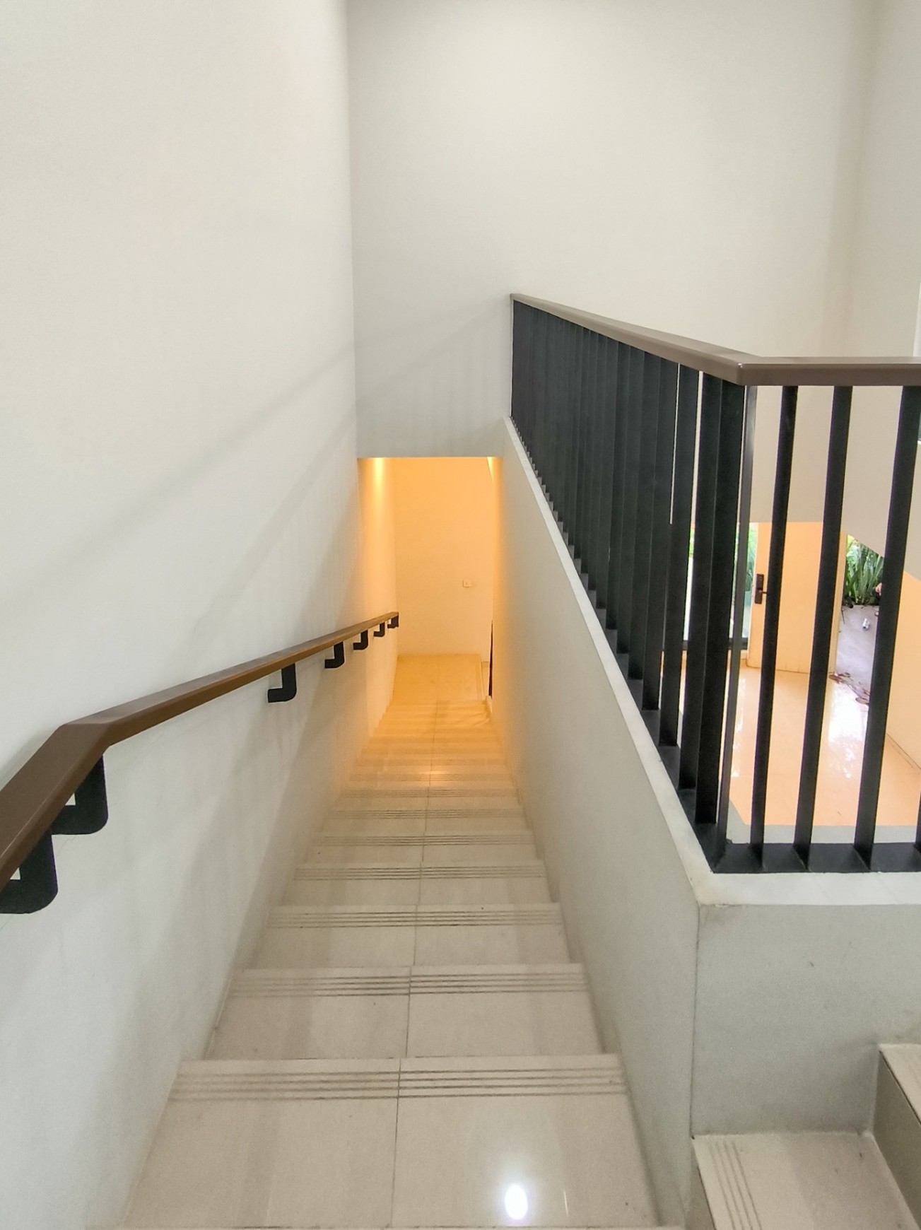 Rumah 2 lantai,jalan lebar,keamanan 24 jam di Bintaro Jaya 7