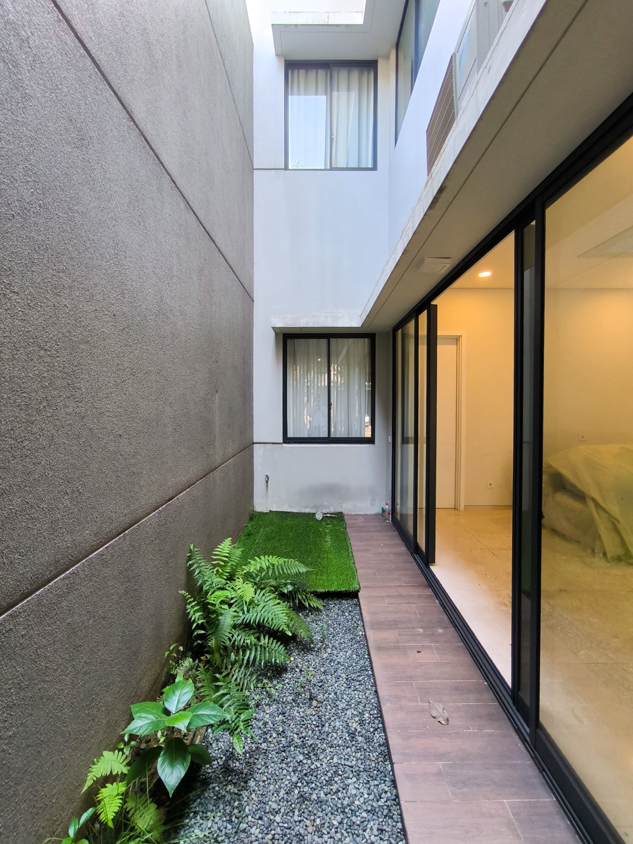 Rumah 2 lantai,jalan lebar,keamanan 24 jam di Bintaro Jaya 7