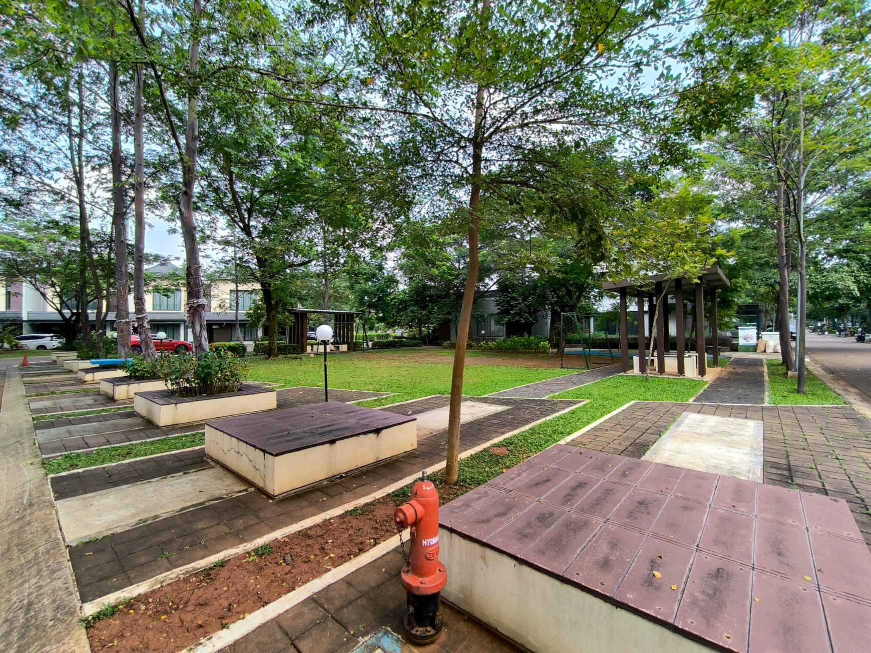 Rumah 2 lantai,jalan lebar,keamanan 24 jam di Bintaro Jaya 7
