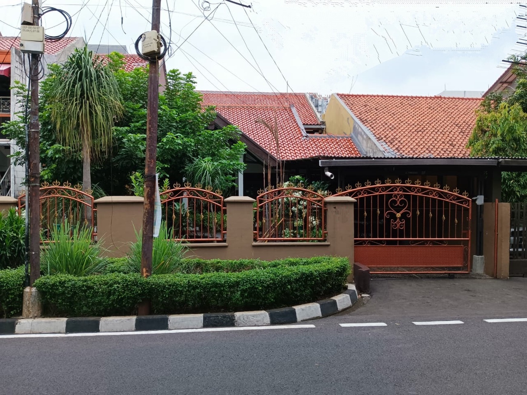Rumah 2 Lantai Siap Huni Asri Dan Nyaman Di Pejompongan Jakarta Pusat
