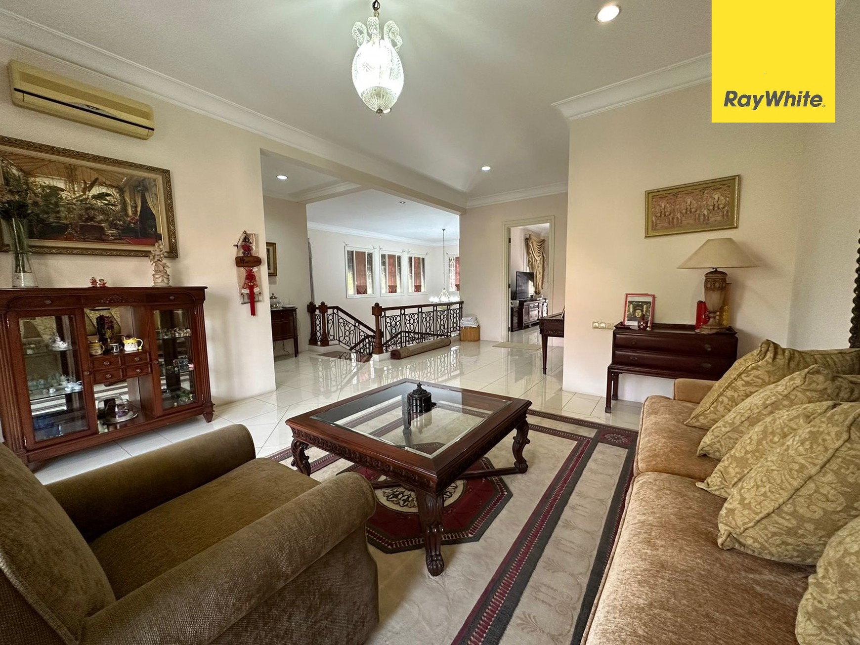 Dijual Hunian Mewah Di Graha Family Surabaya