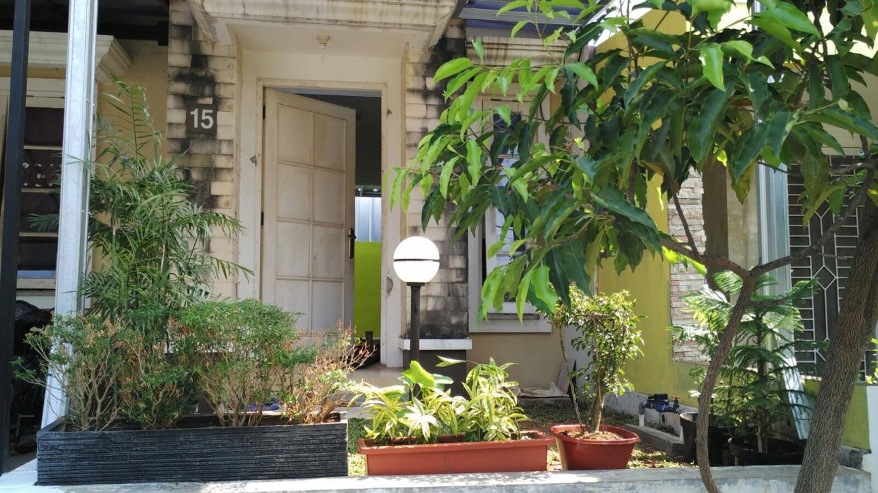 Rumah Minimalis Modern Aman dan Nyaman Di Flamboyan Acacia Garden [Lippo Cikarang]