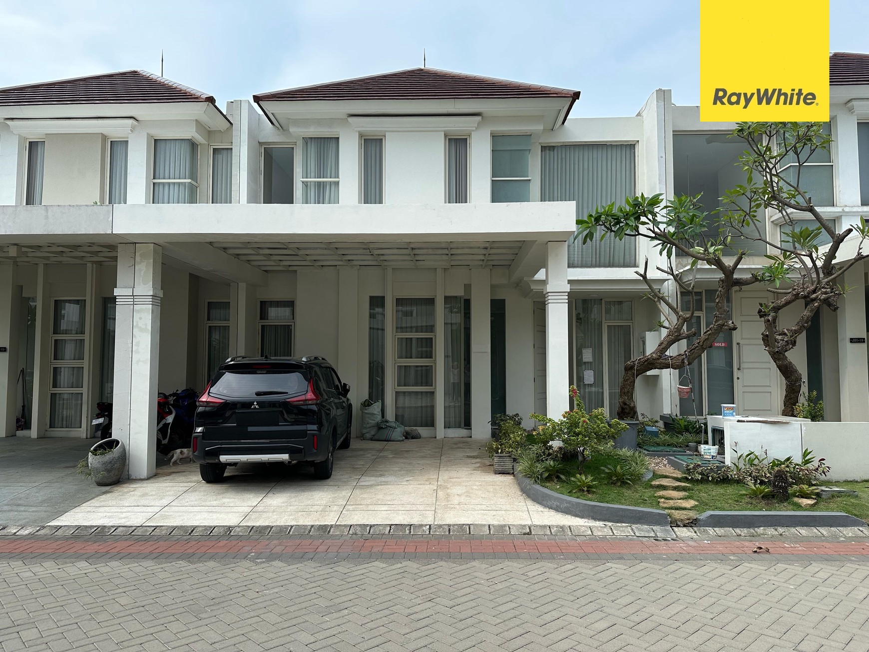 Dijual Rumah Siap Huni Di Grand Pakuwon Cluster North Victoria Surabaya