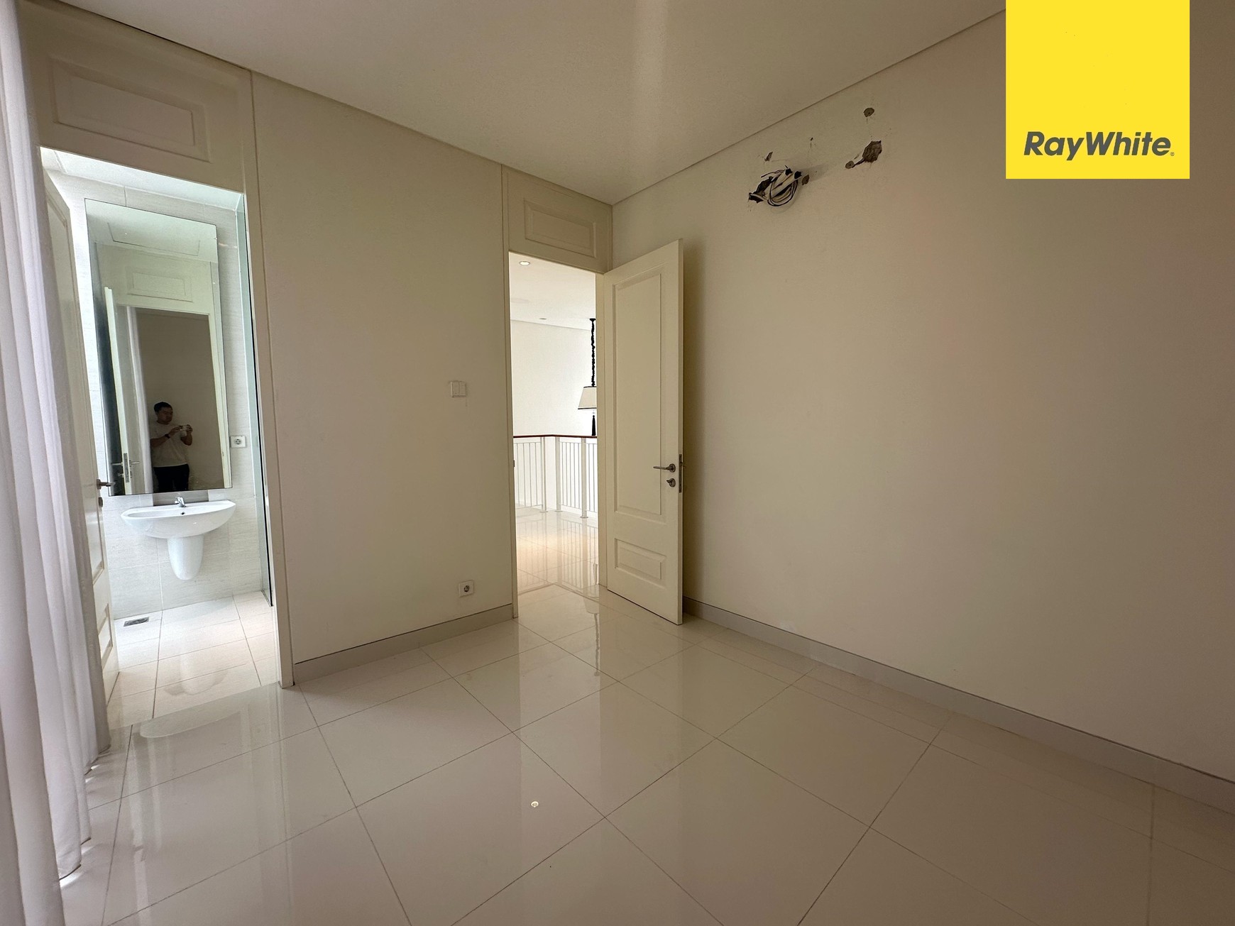 Dijual Rumah Siap Huni Di Grand Pakuwon Cluster North Victoria Surabaya