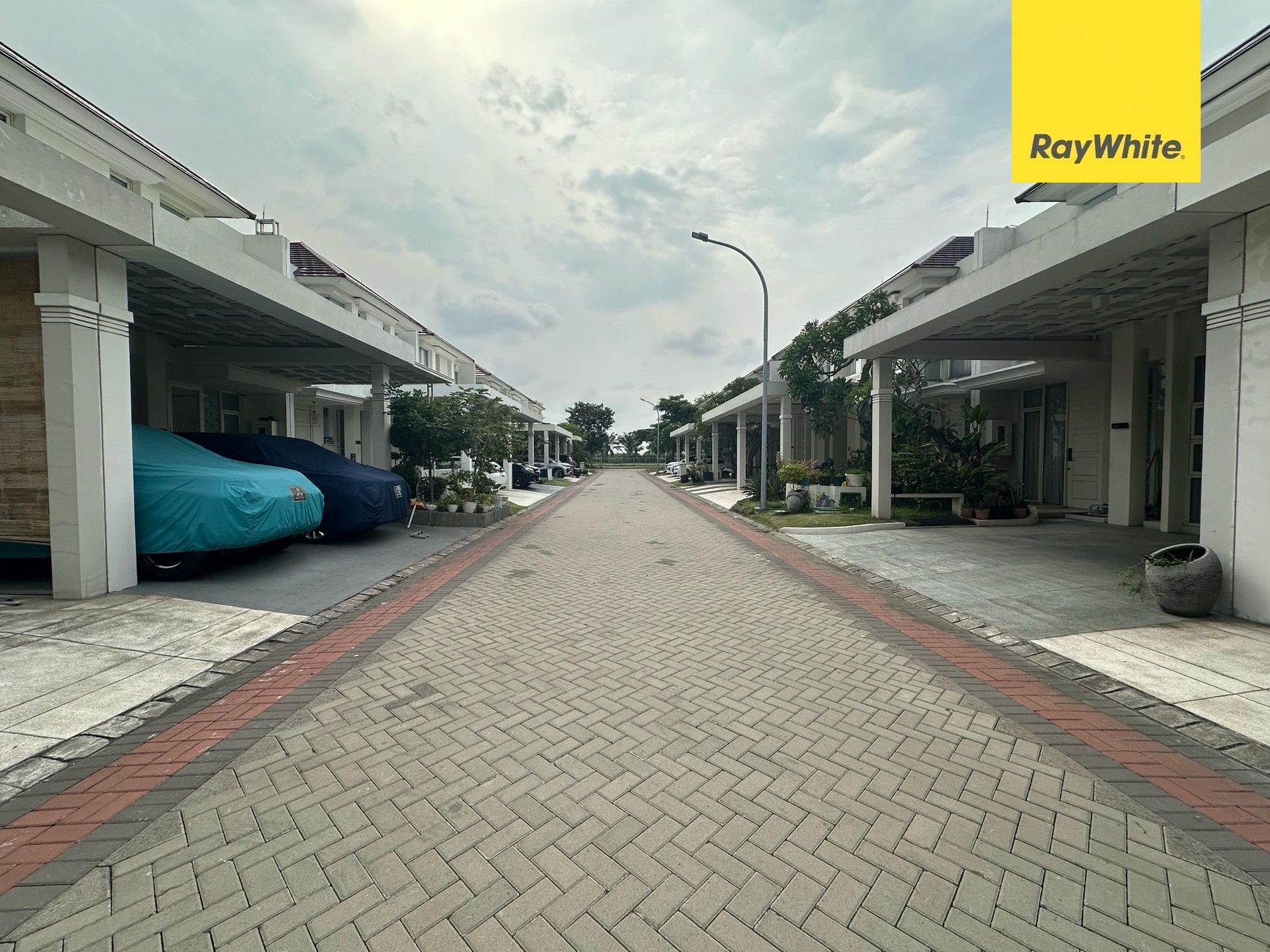 Dijual Rumah Siap Huni Di Grand Pakuwon Cluster North Victoria Surabaya