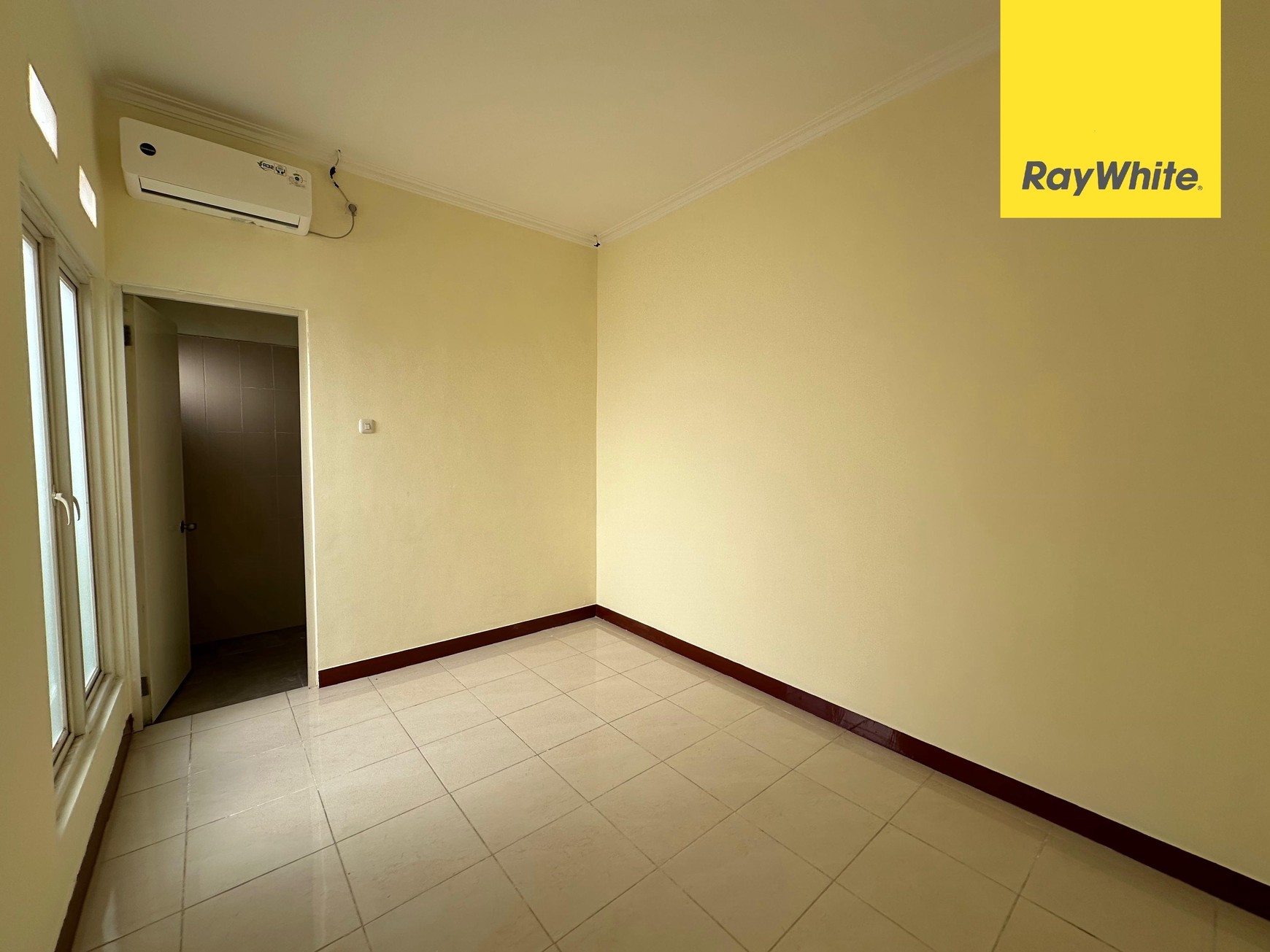 Dijual Rumah Siap Huni Di Puri Surya Jaya Valensia Icon Sidoarjo