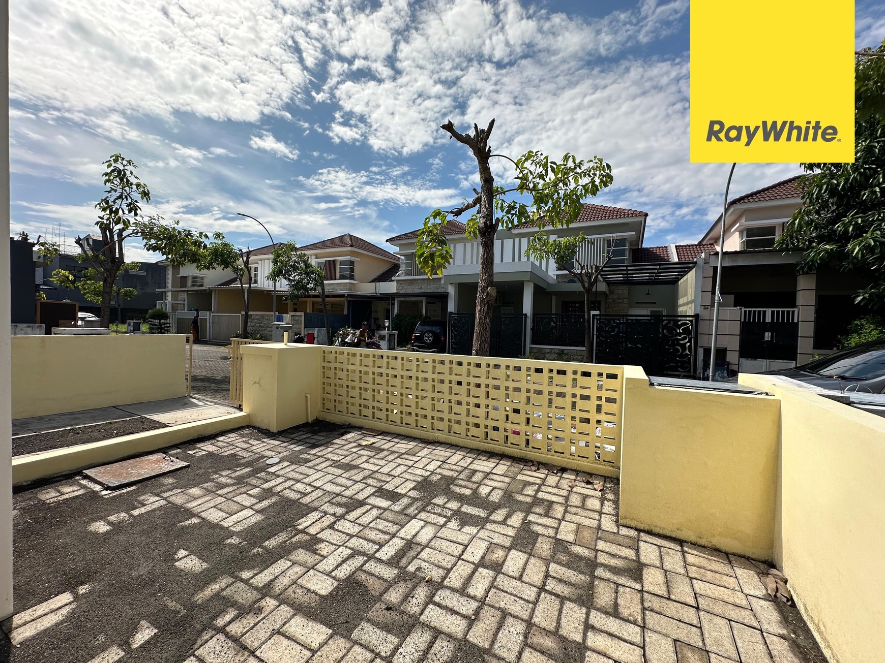 Dijual Rumah Siap Huni Di Puri Surya Jaya Valensia Icon Sidoarjo