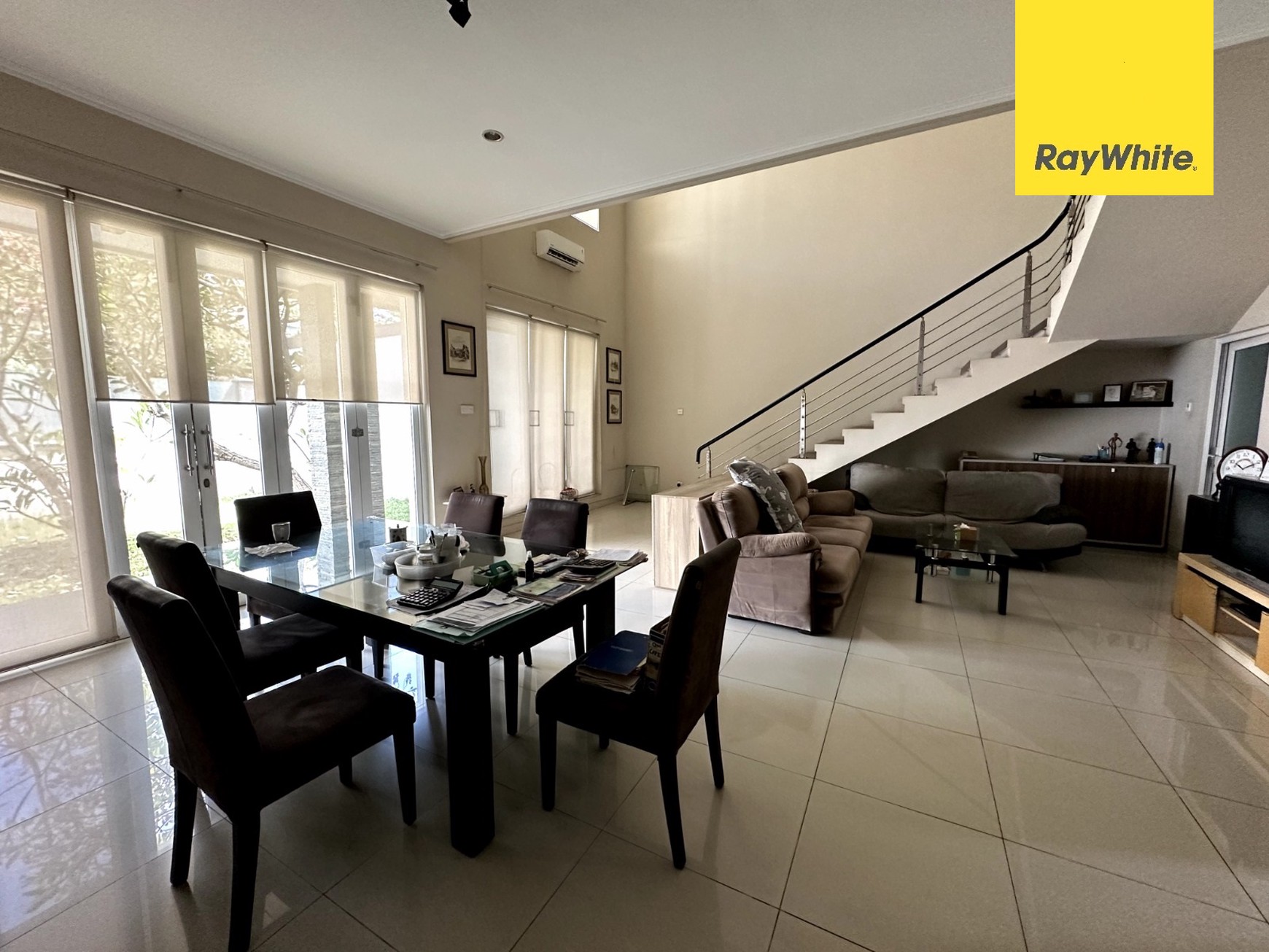 Dijual Rumah Mewah Di Villa Bukit Regency Surabaya