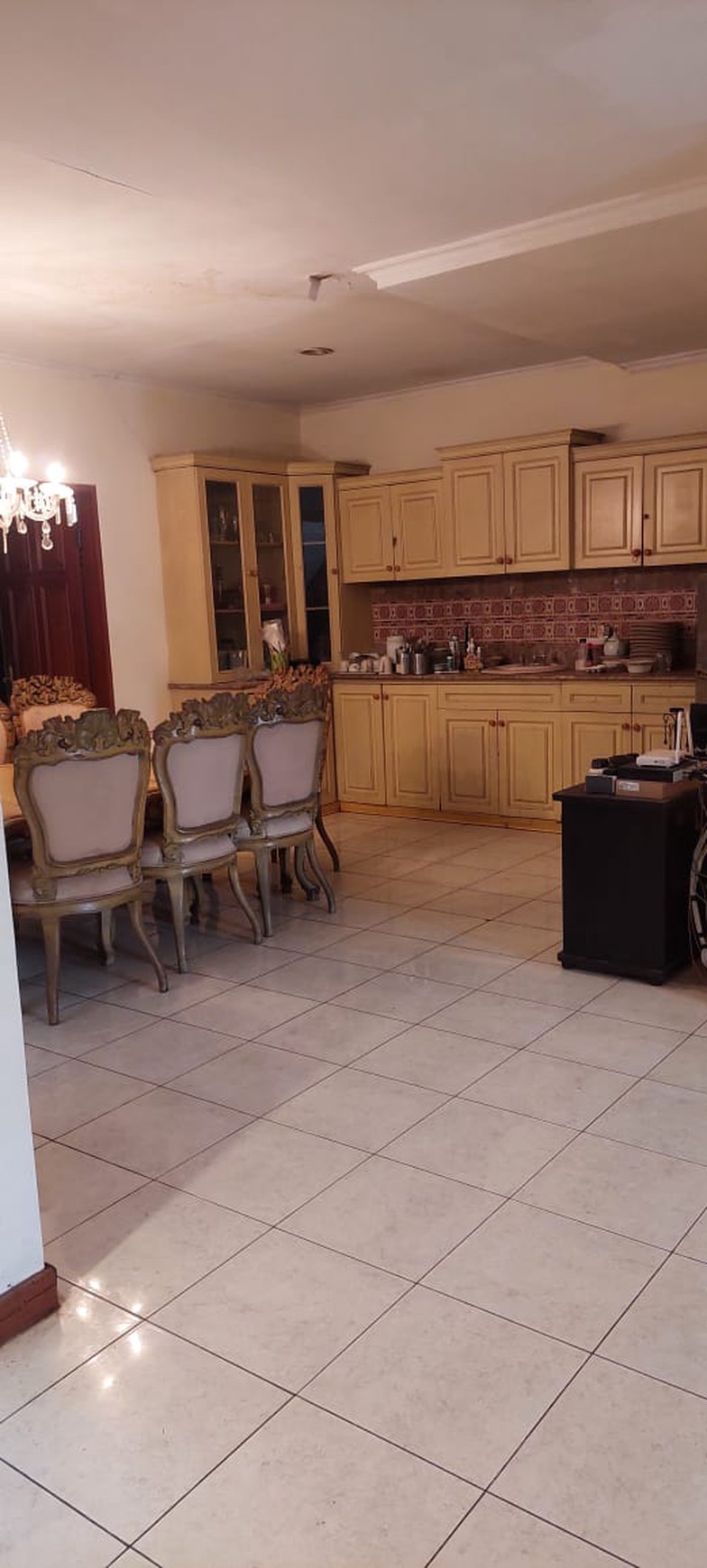 Di jual Rumah Siap Huni di Jl. Alam Segar Pondok Indah Jakarta Selatan