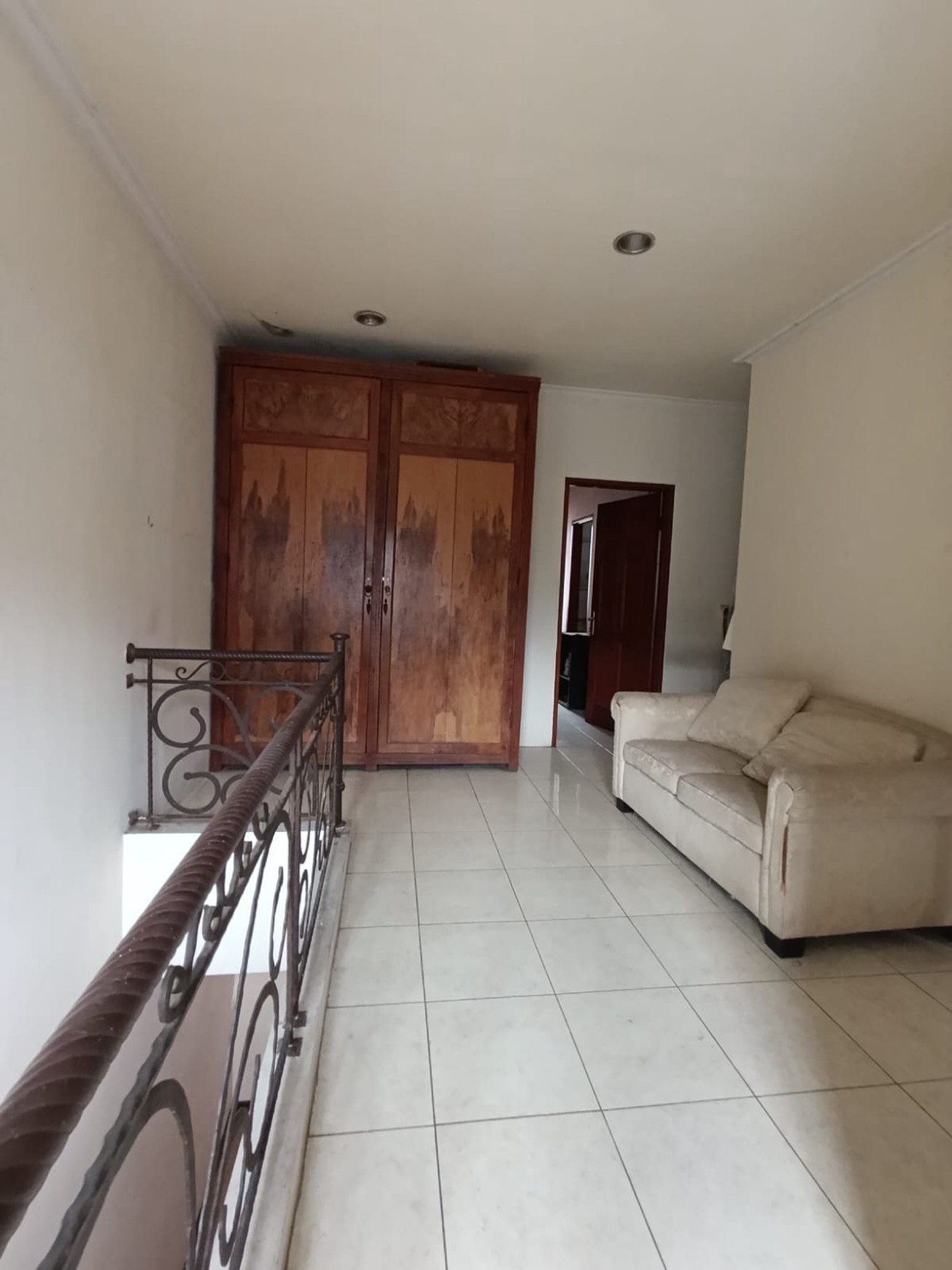 Di jual Rumah Siap Huni di Jl. Alam Segar Pondok Indah Jakarta Selatan