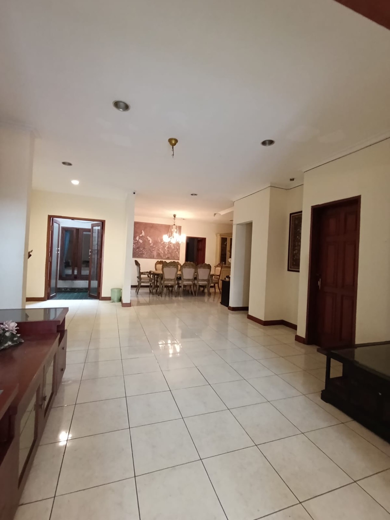 Di jual Rumah Siap Huni di Jl. Alam Segar Pondok Indah Jakarta Selatan