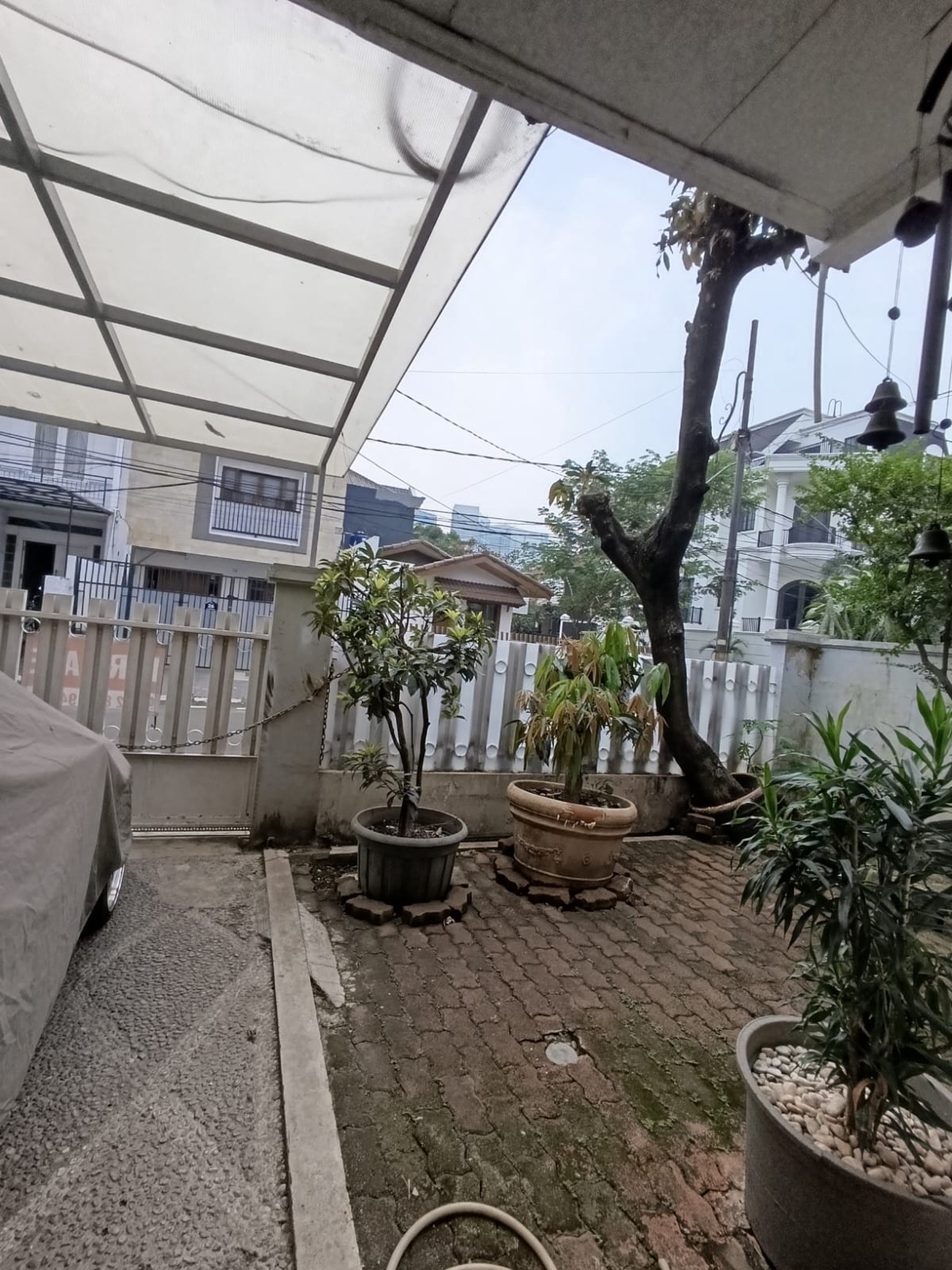 Di jual Rumah Siap Huni di Jl. Alam Segar Pondok Indah Jakarta Selatan