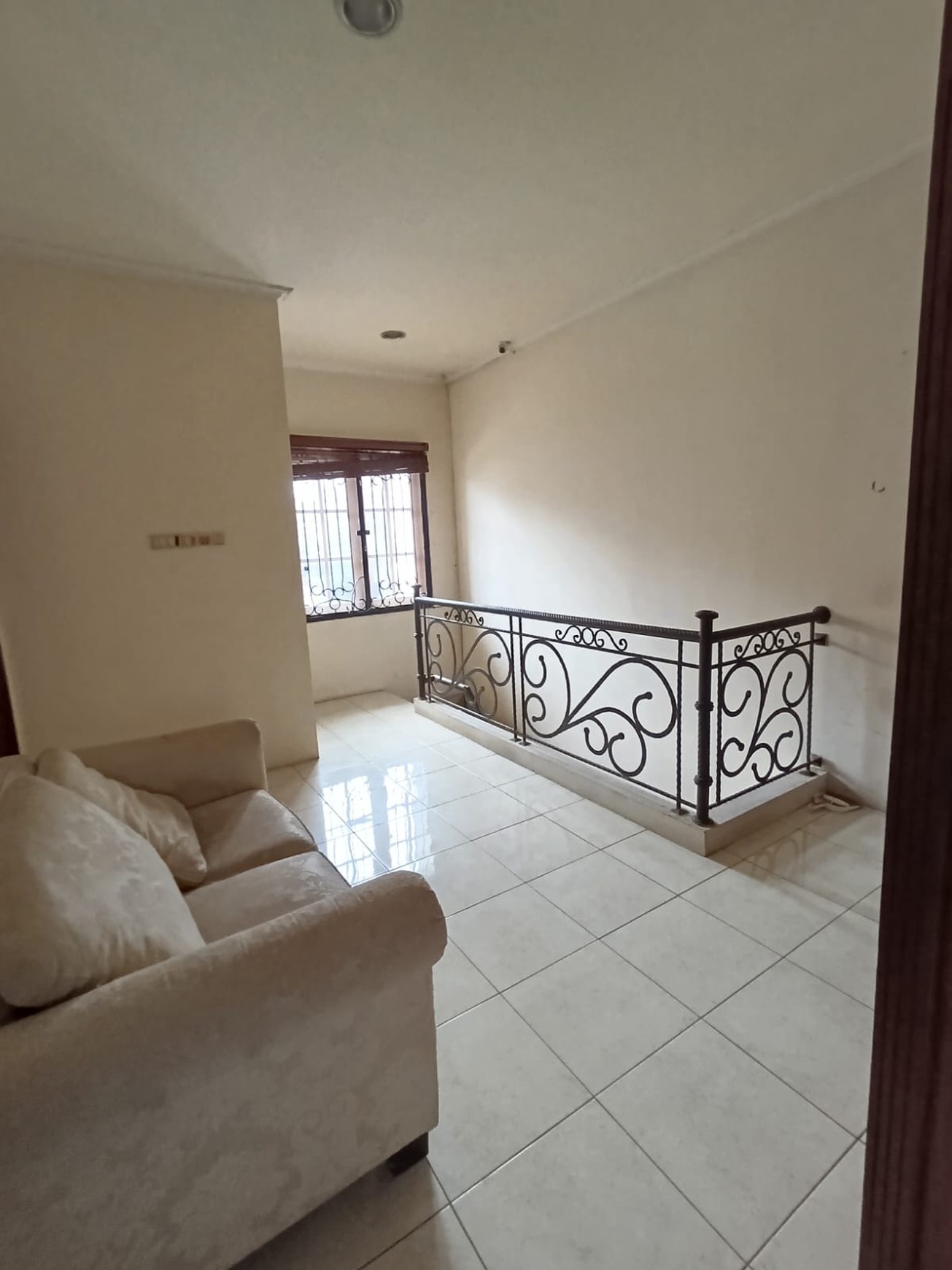 Di jual Rumah Siap Huni di Jl. Alam Segar Pondok Indah Jakarta Selatan