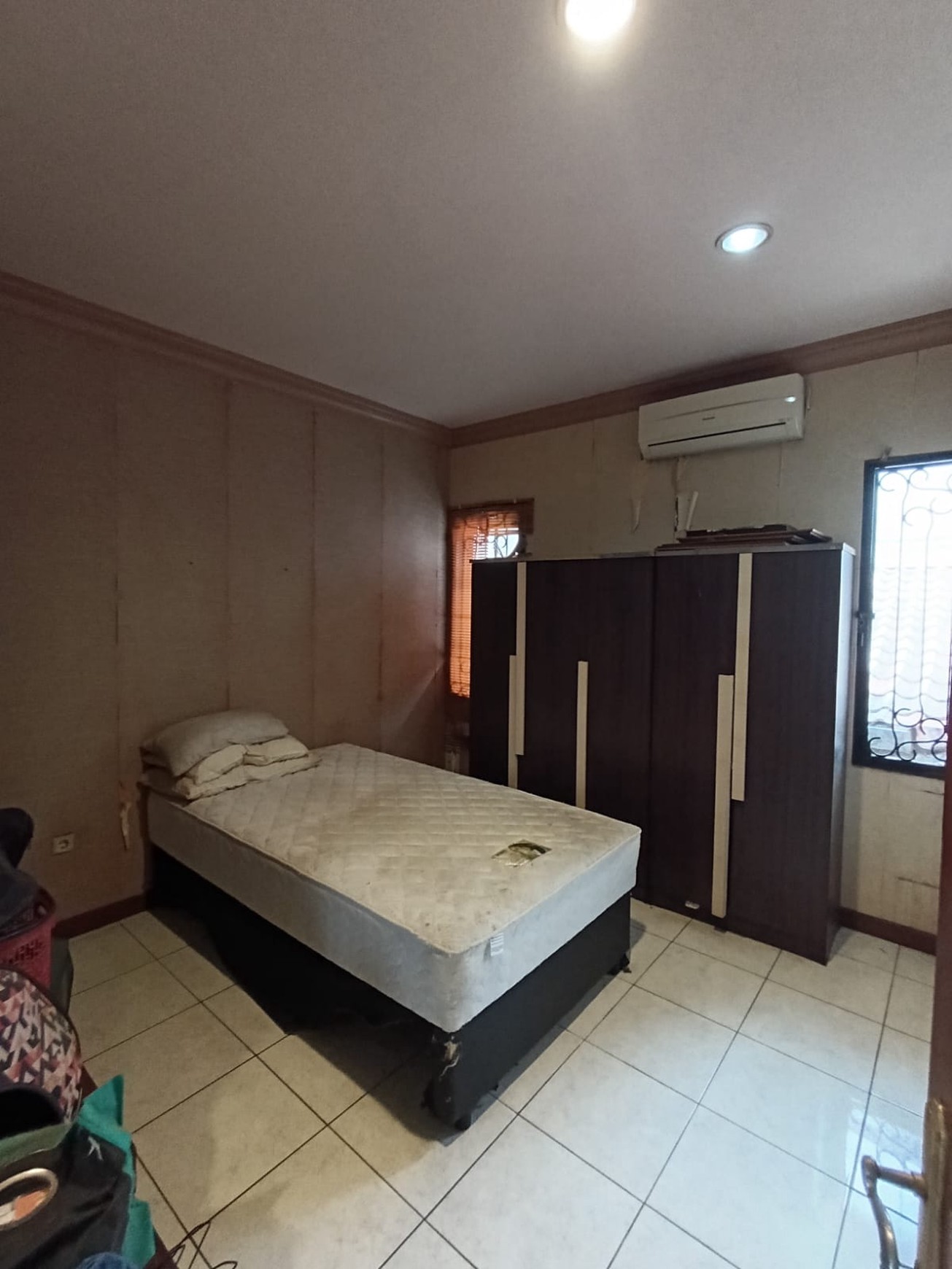 Di jual Rumah Siap Huni di Jl. Alam Segar Pondok Indah Jakarta Selatan