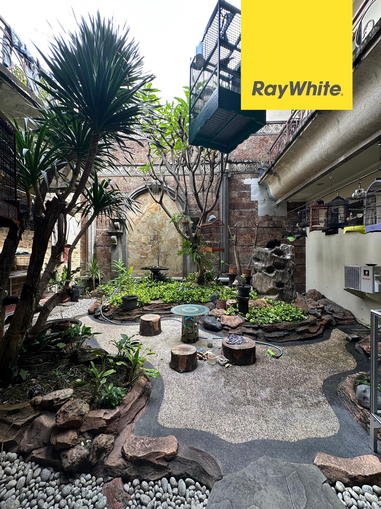 Dijual Rumah Mewah Di Laguna Regency Pakuwon City Surabaya