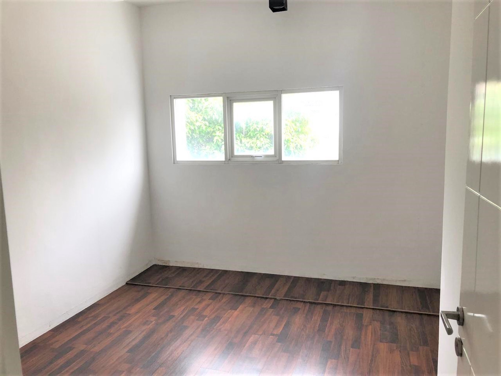 Rumah Modern 2 Lantai di Pondok Pinang Siap Huni Akses Mudah ke Tol