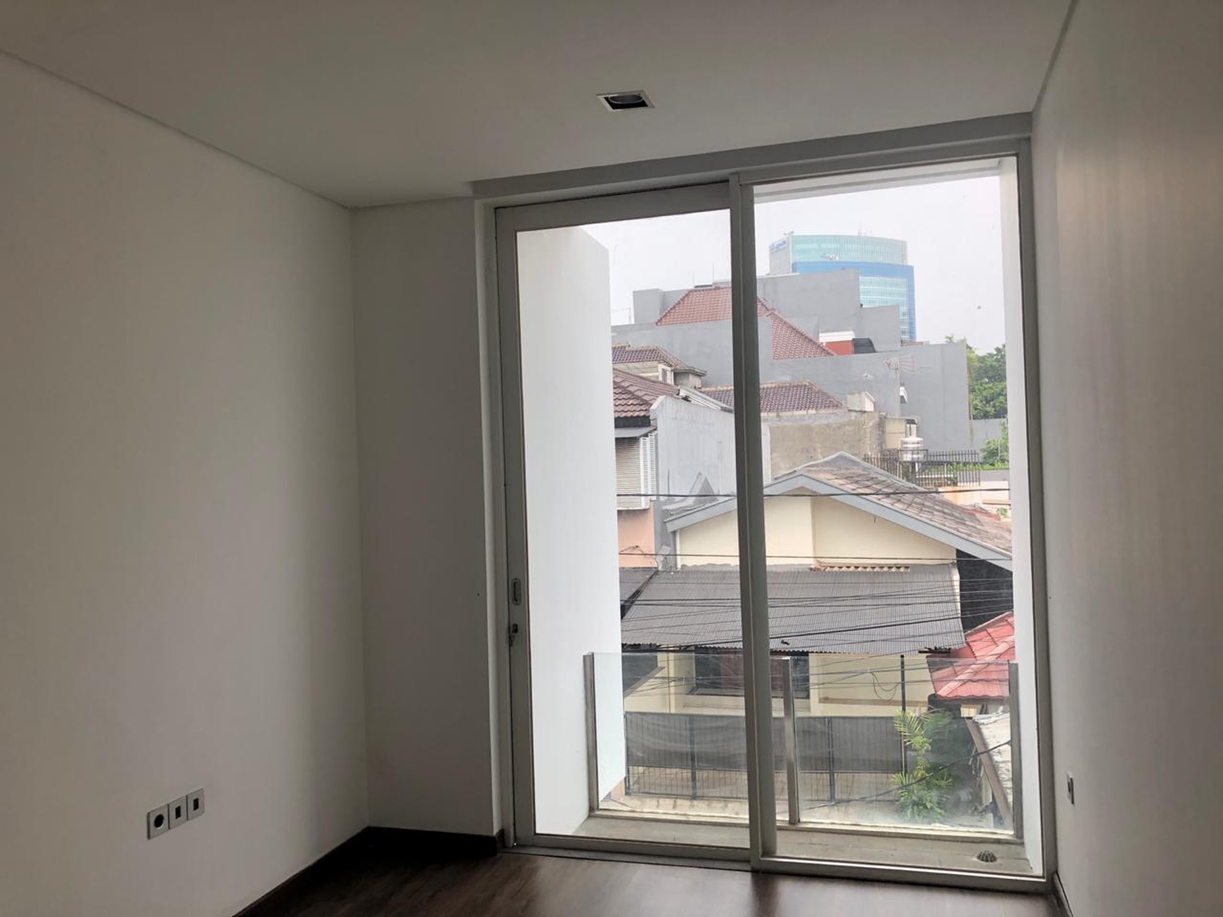 Rumah Modern 2 Lantai di Pondok Pinang Siap Huni Akses Mudah ke Tol