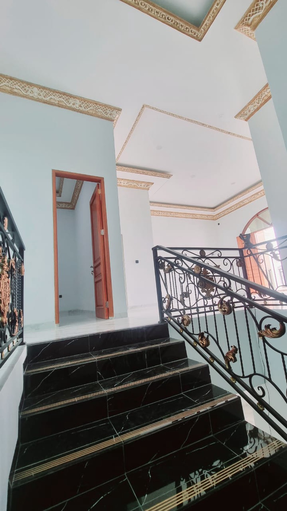 Dijual Cepat Rumah Siap Huni Lokasi Di Manyar Rejo Surabaya