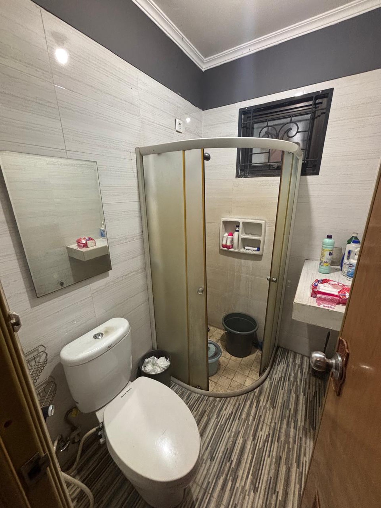 RUMAH DIJUAL NUSALOKA PINGGIR JALAN HOOK COCOK UNTUK USAHA EKS BENGKEL GARASI LUAS COCOK UNTUK RESTORAN 