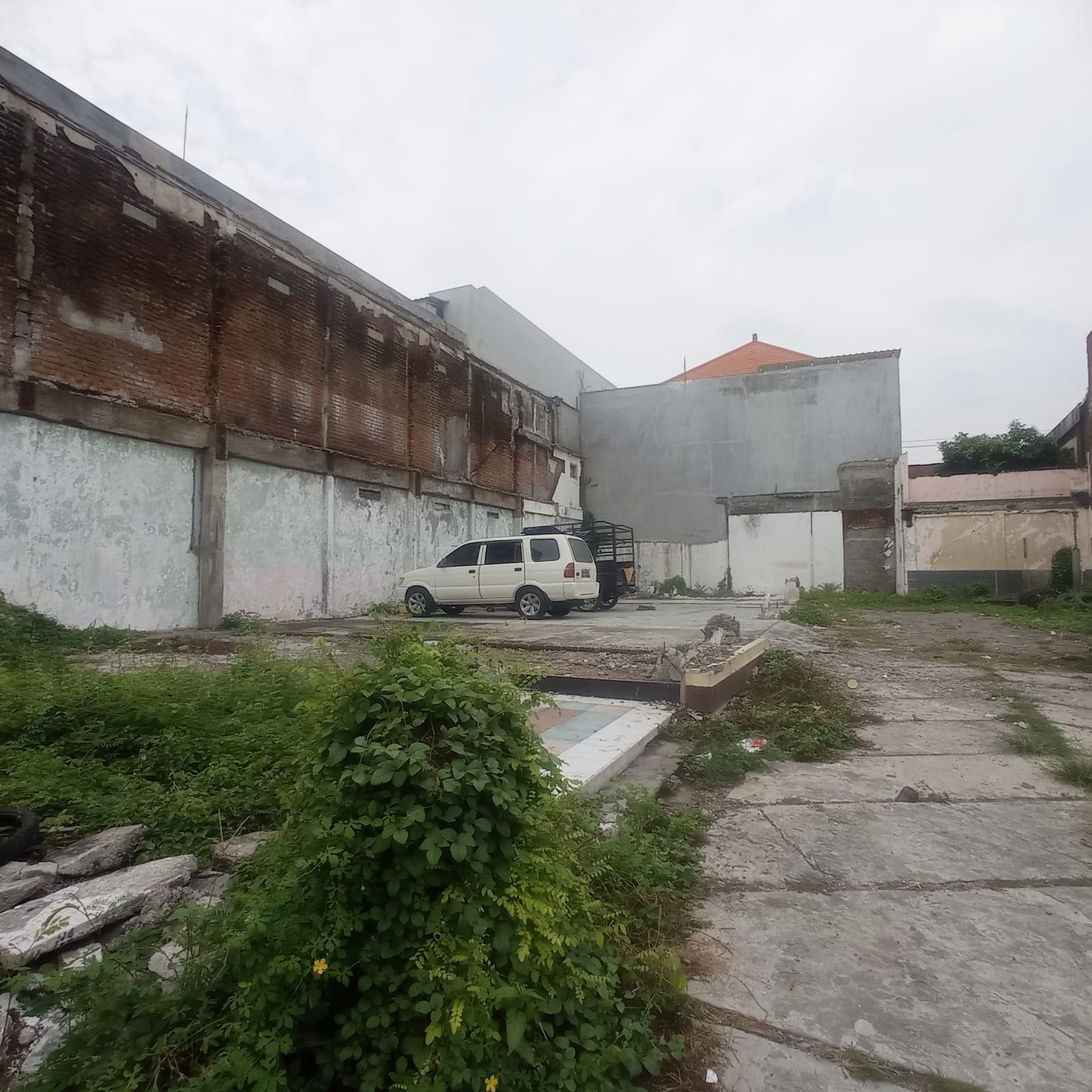 Rumah Hitung Tanah Area Dukuh Pakis,Dekat pintu Masuk Toll, Hr Muhammad
