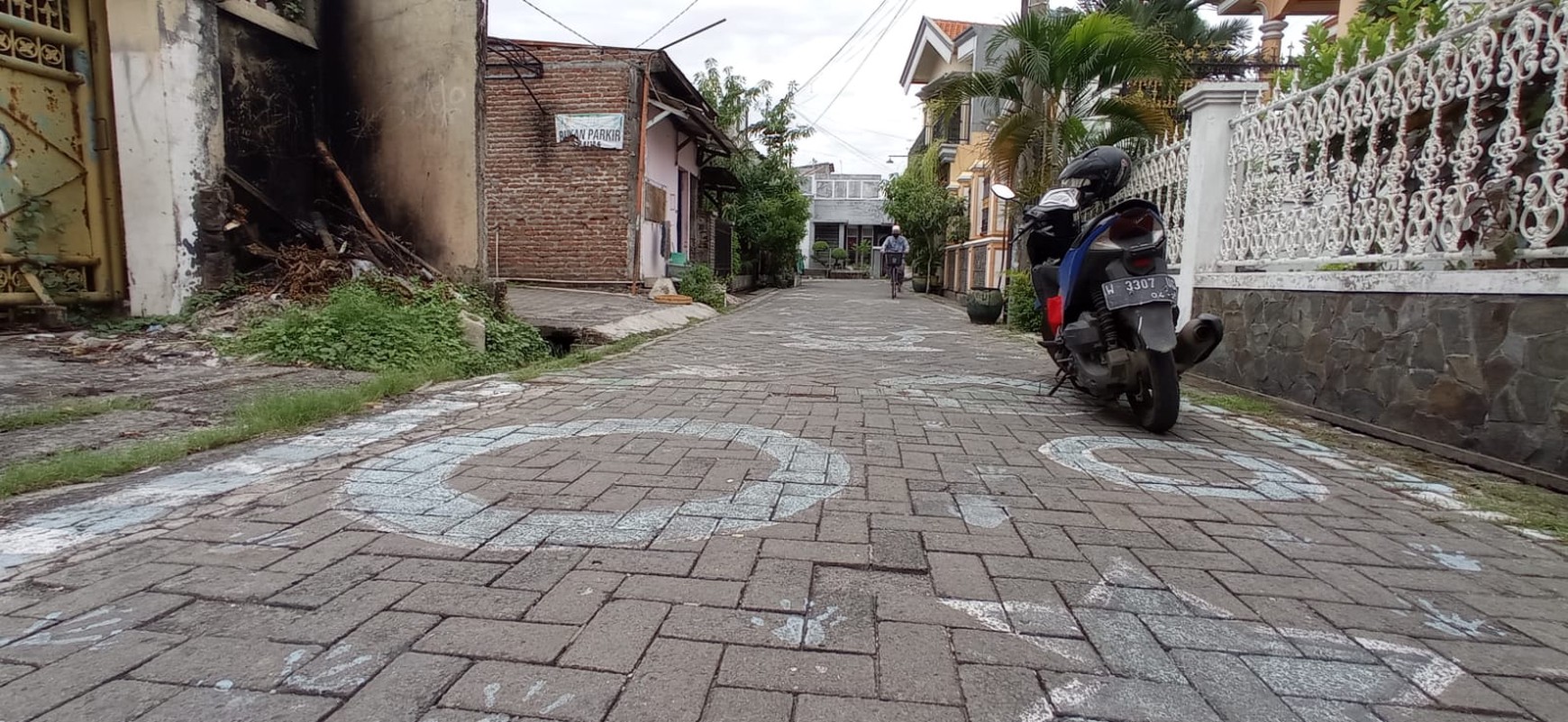 Rumah Hitung Tanah Area Dukuh Pakis,Dekat pintu Masuk Toll, Hr Muhammad