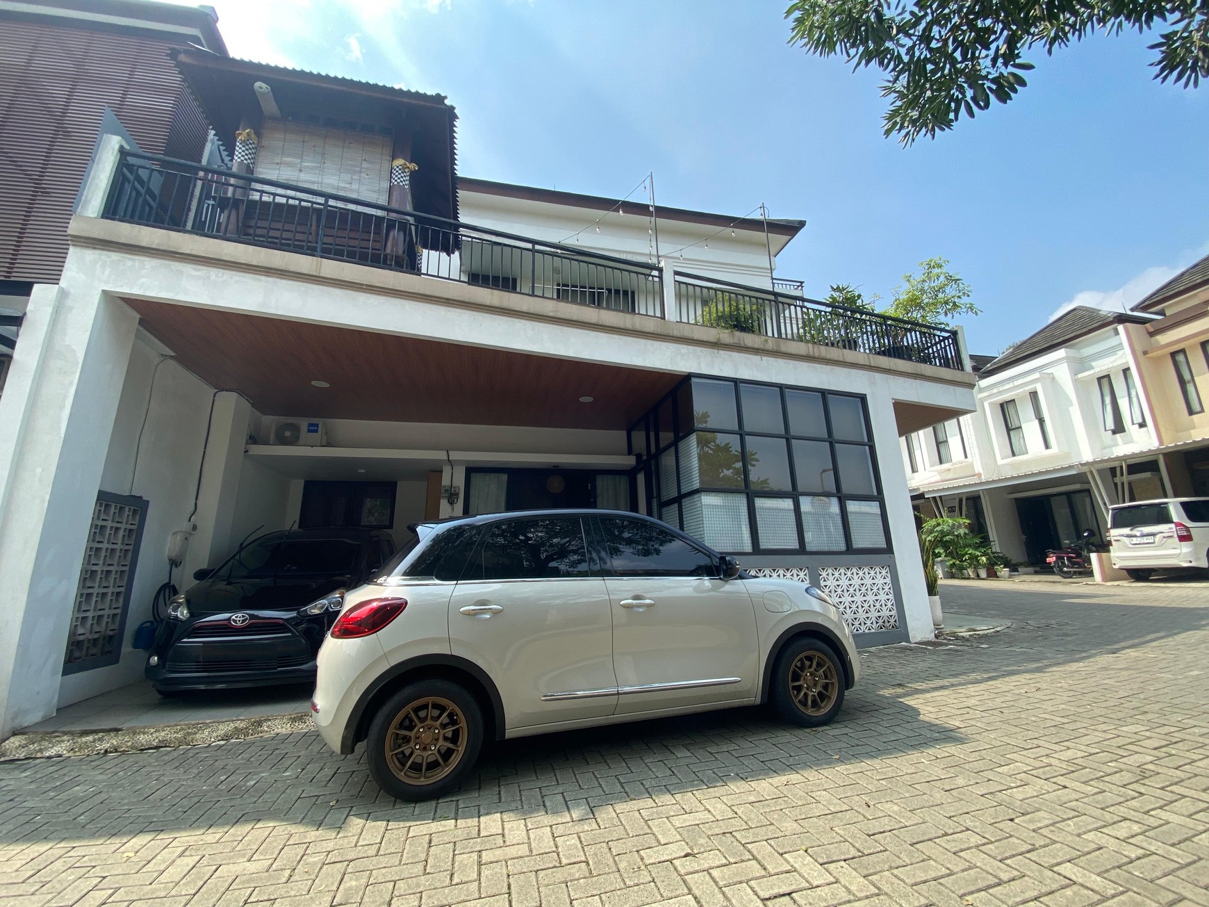 Rumah Cantik siap huni lokasi strategis di Ciputat 