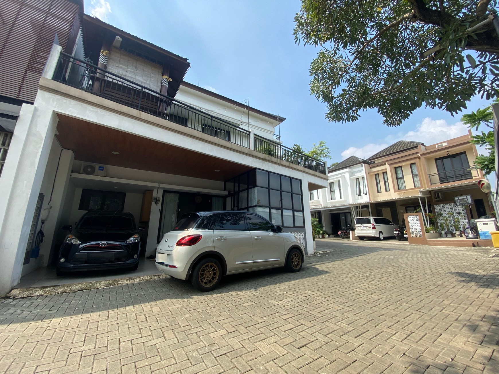 Rumah Cantik siap huni lokasi strategis di Ciputat 