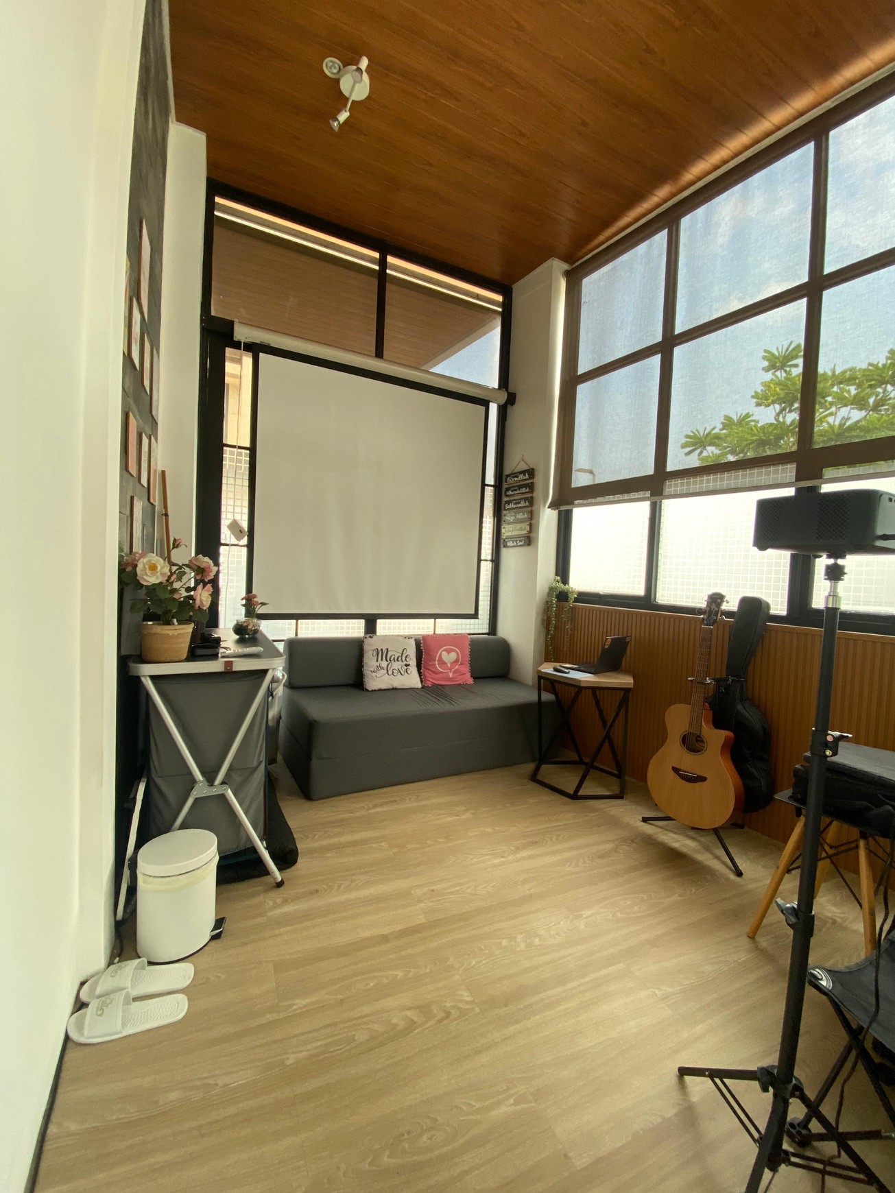 Rumah Cantik siap huni lokasi strategis di Ciputat 