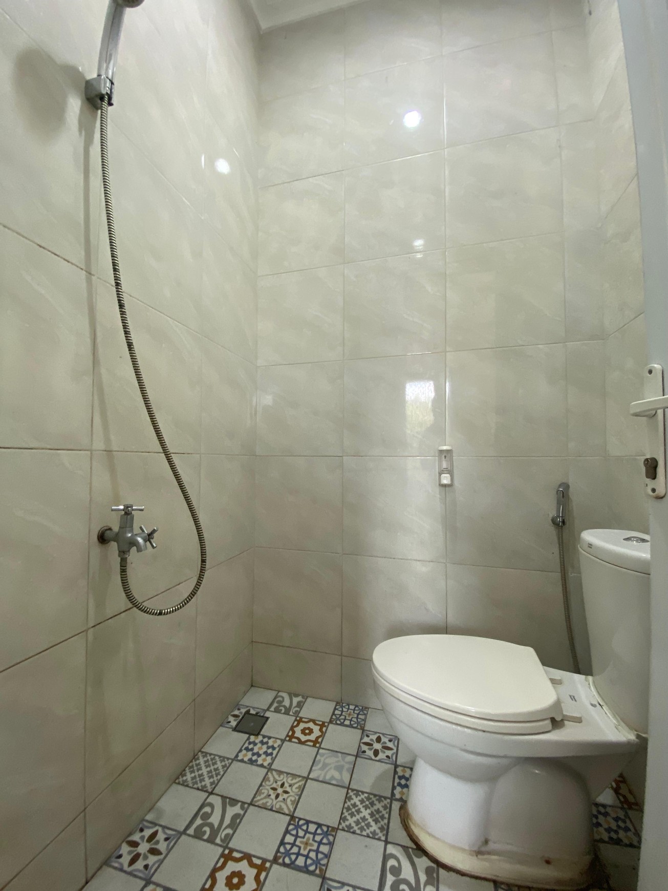 Rumah Cantik siap huni lokasi strategis di Ciputat 