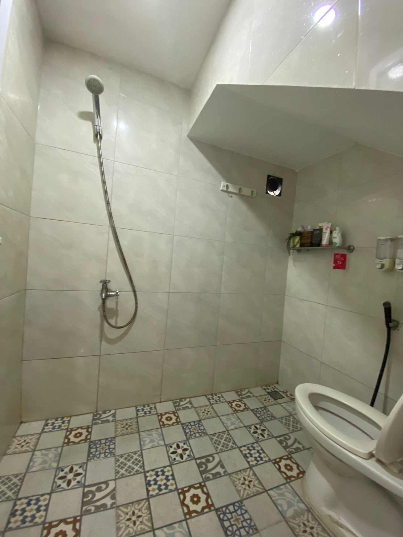 Rumah Cantik siap huni lokasi strategis di Ciputat 